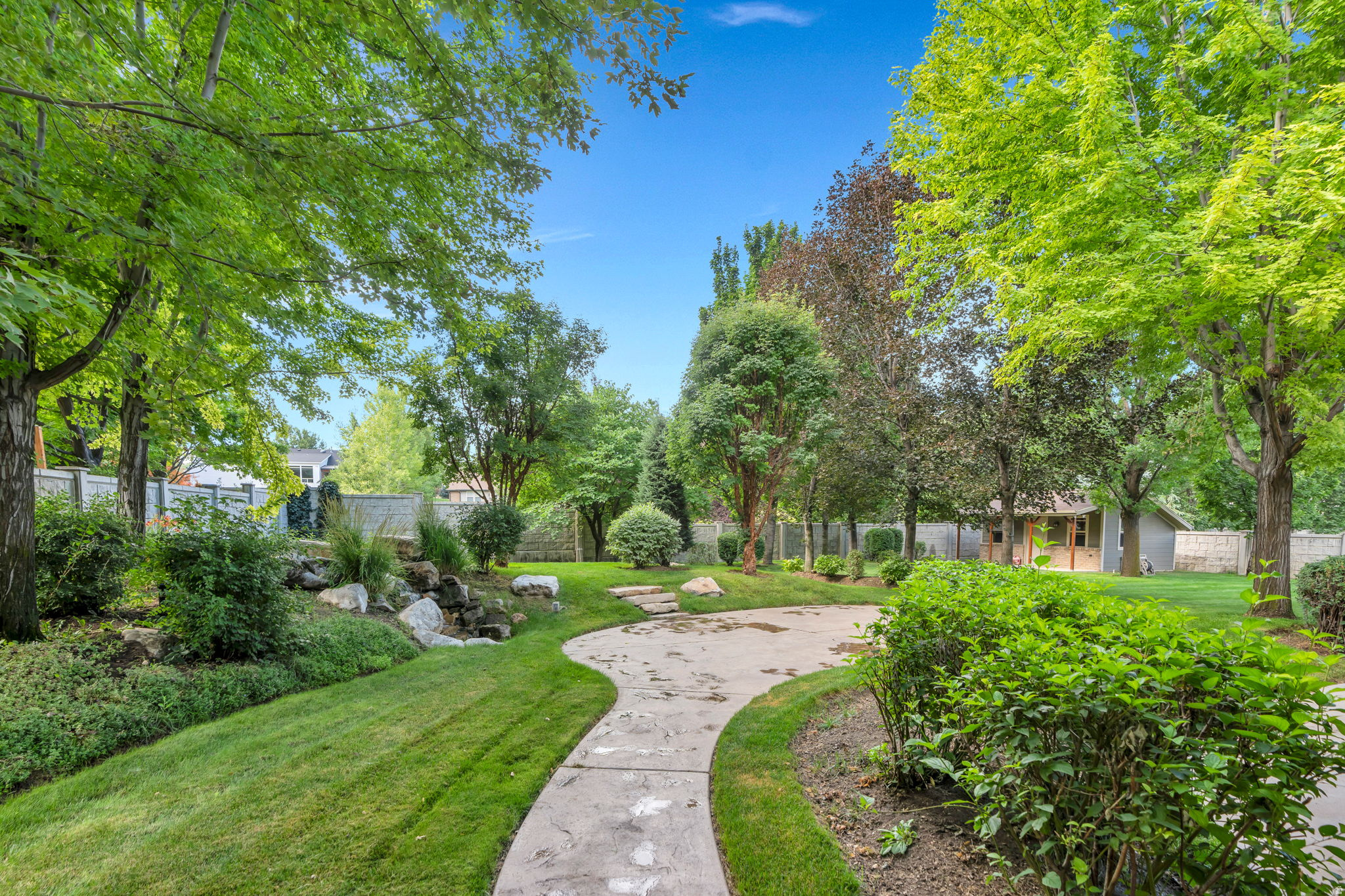 APPLEWOOD - Residential