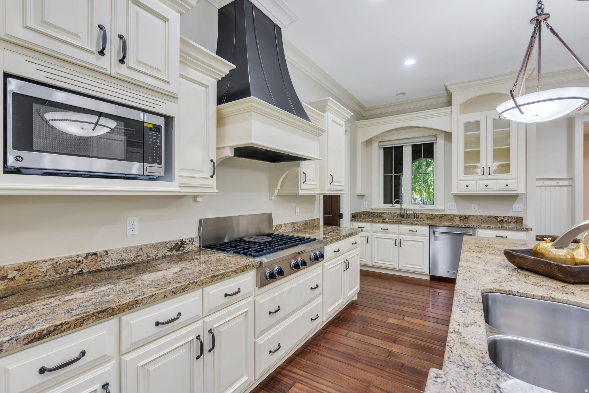 APPLEWOOD - Residential