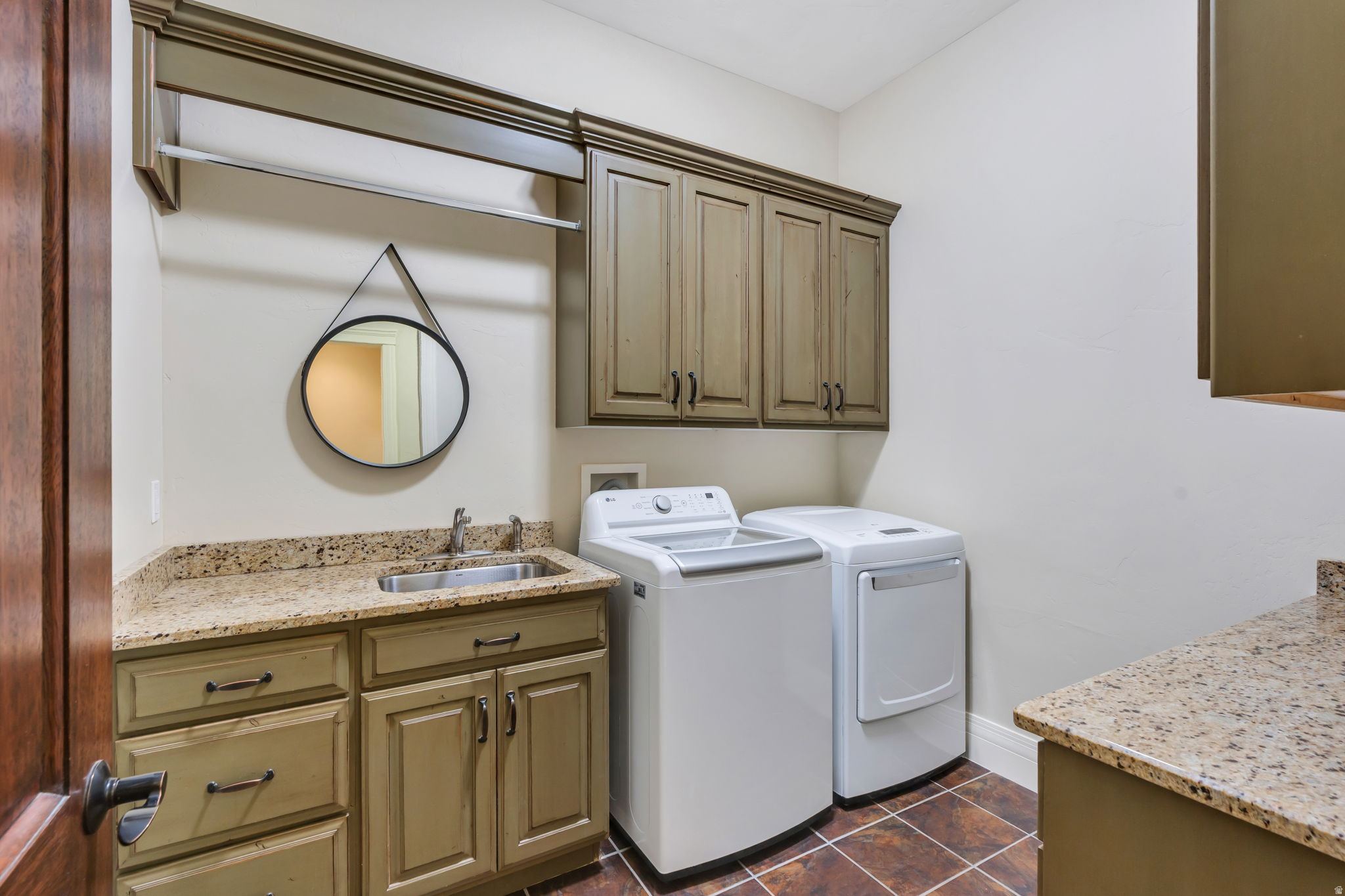 APPLEWOOD - Residential