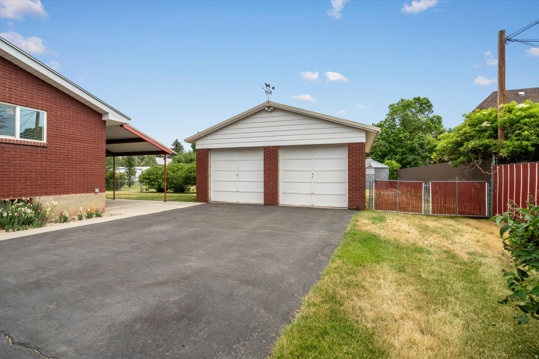 HENEFER TOWN - Residential