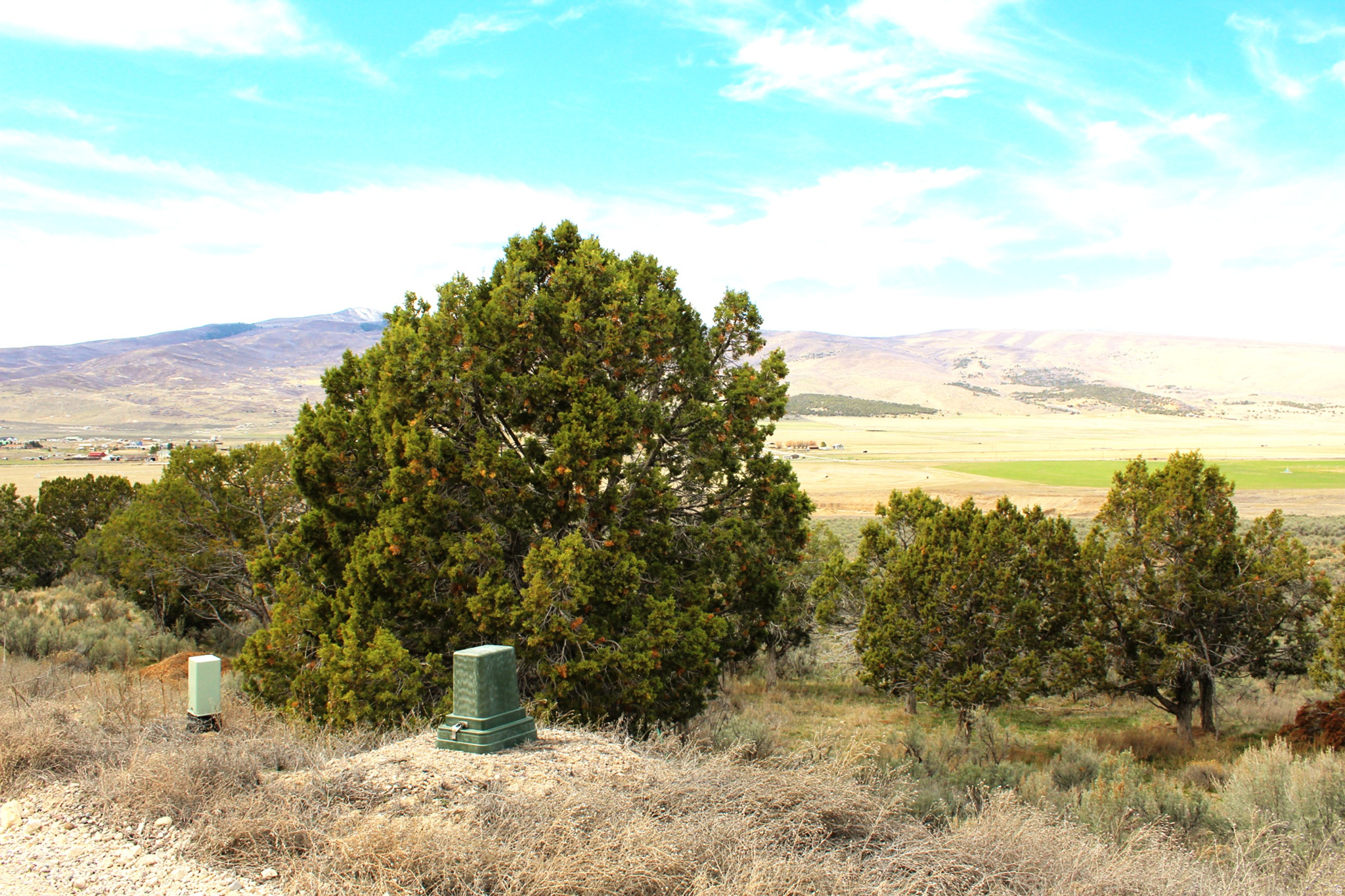 *HUGE PRICE ADJUSTMENT* *This is a great price for a lot that has Power, Water and Fiber already stubbed!*Escape to the mountains to this desirable Blackhawk Mountain Estates1-acre homesite offering year-round access and a prime location just minutes from the highway and only 35 minutes from Provo and 60 minutes from Salt Lake City. Enjoy breathtaking valley views along with the convenience of power, internet, fiber, and water available at the property ready for your dream build or mountain retreat. This is a ground-floor opportunity and an excellent investment for a future short-term rental. The HOA maintains roads for easy access and features a private 2.5-acre lake, under construction-perfect for swimming, kayaking, paddle boarding, and relaxing on the beach. Outdoor enthusiasts will love having access to over a million acres of nearby forest land for ATVing, snowmobiling, hiking, biking, hunting, and fishing-all just minutes away. The $15,000 water fee will be paid at closing. Additional lots are available. Act now before pricing increases! Buyer and buyers agent to verify all.