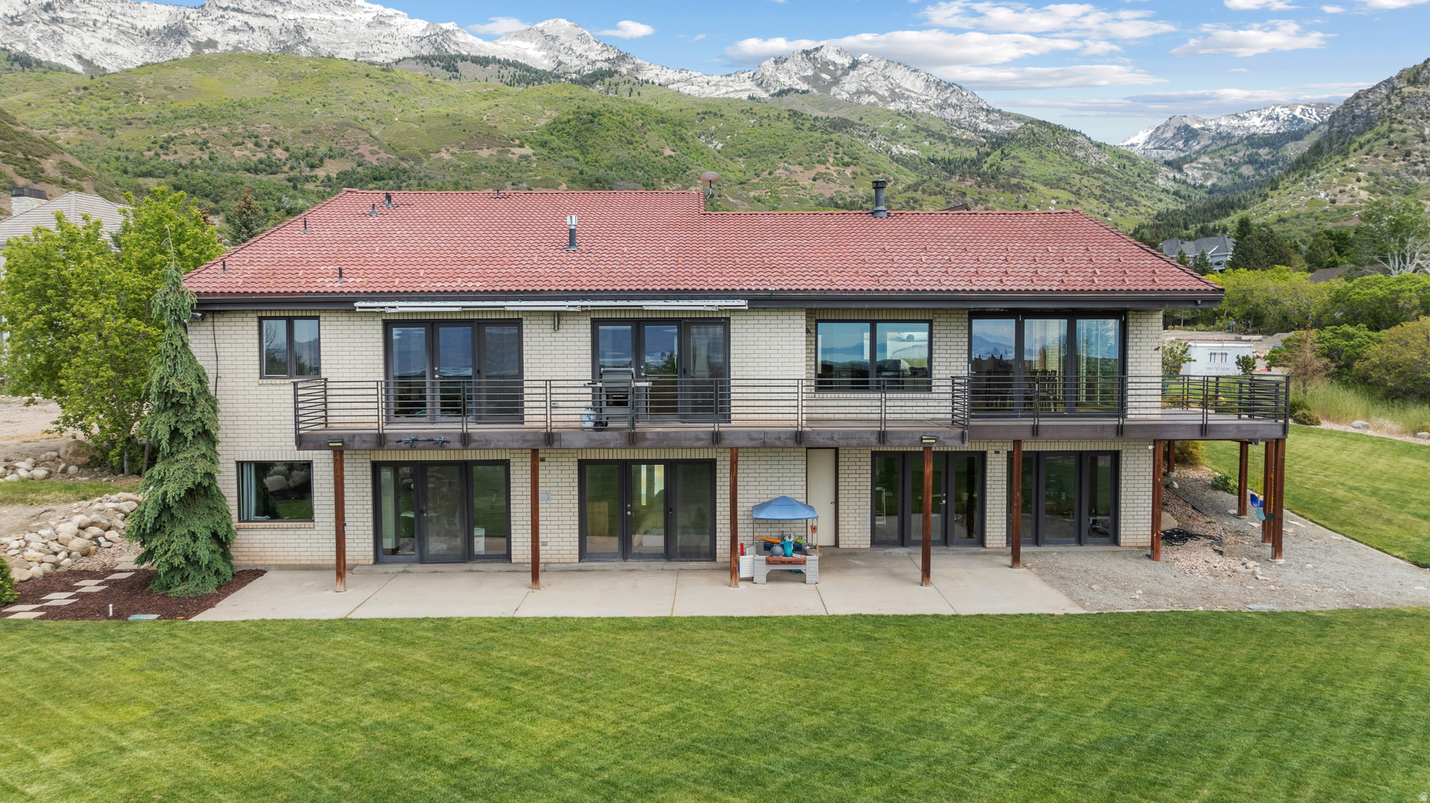 ALPINE COVE - Residential