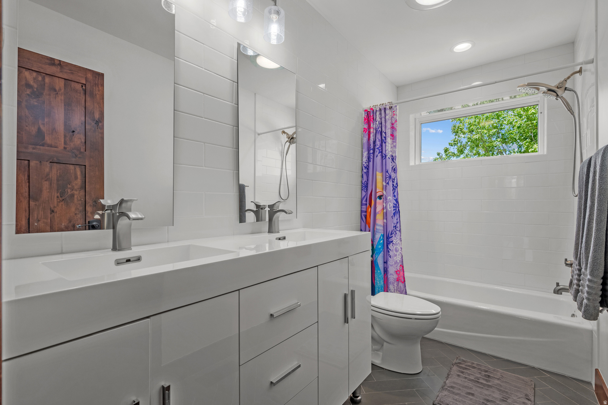 ALPINE COVE - Residential