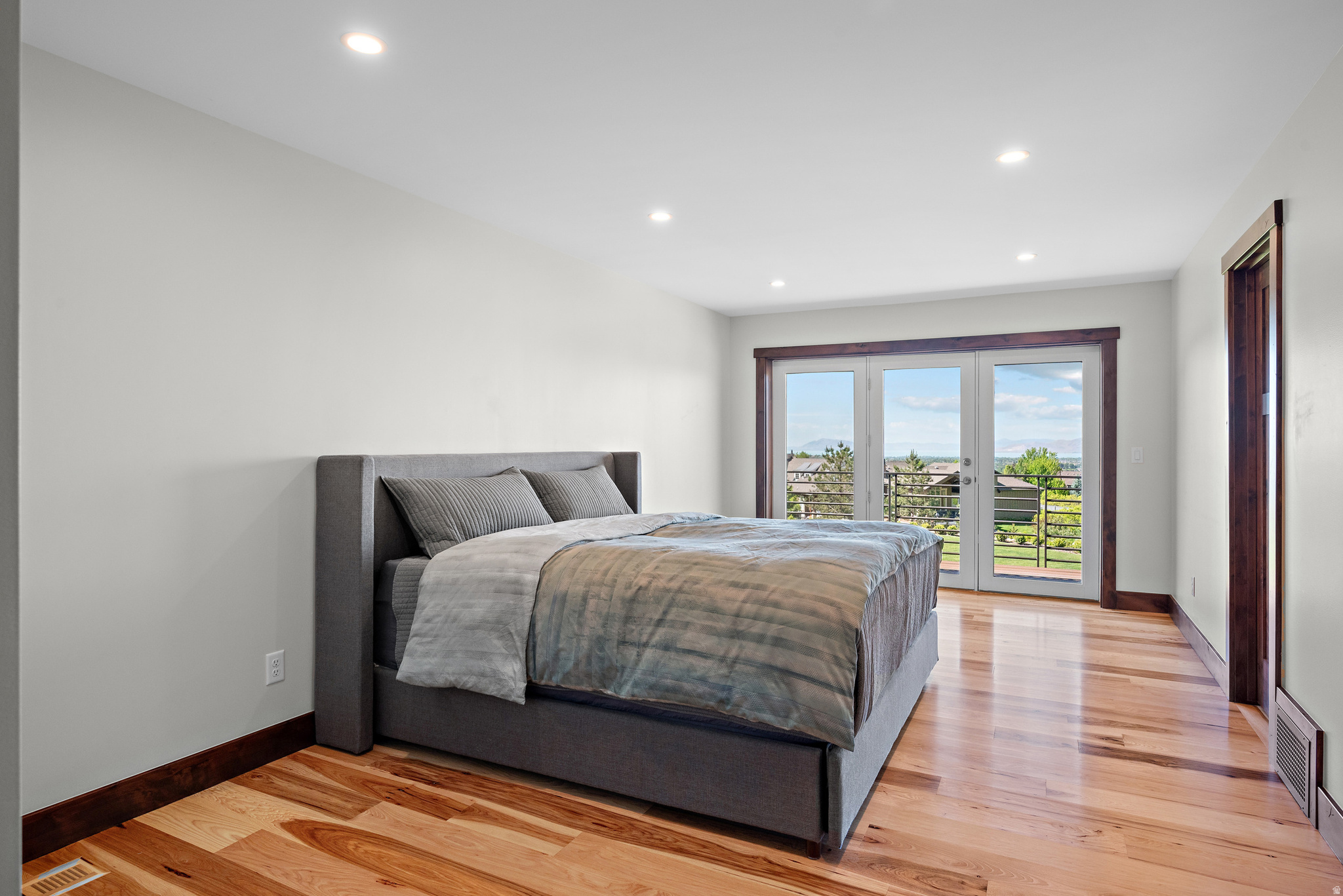 ALPINE COVE - Residential