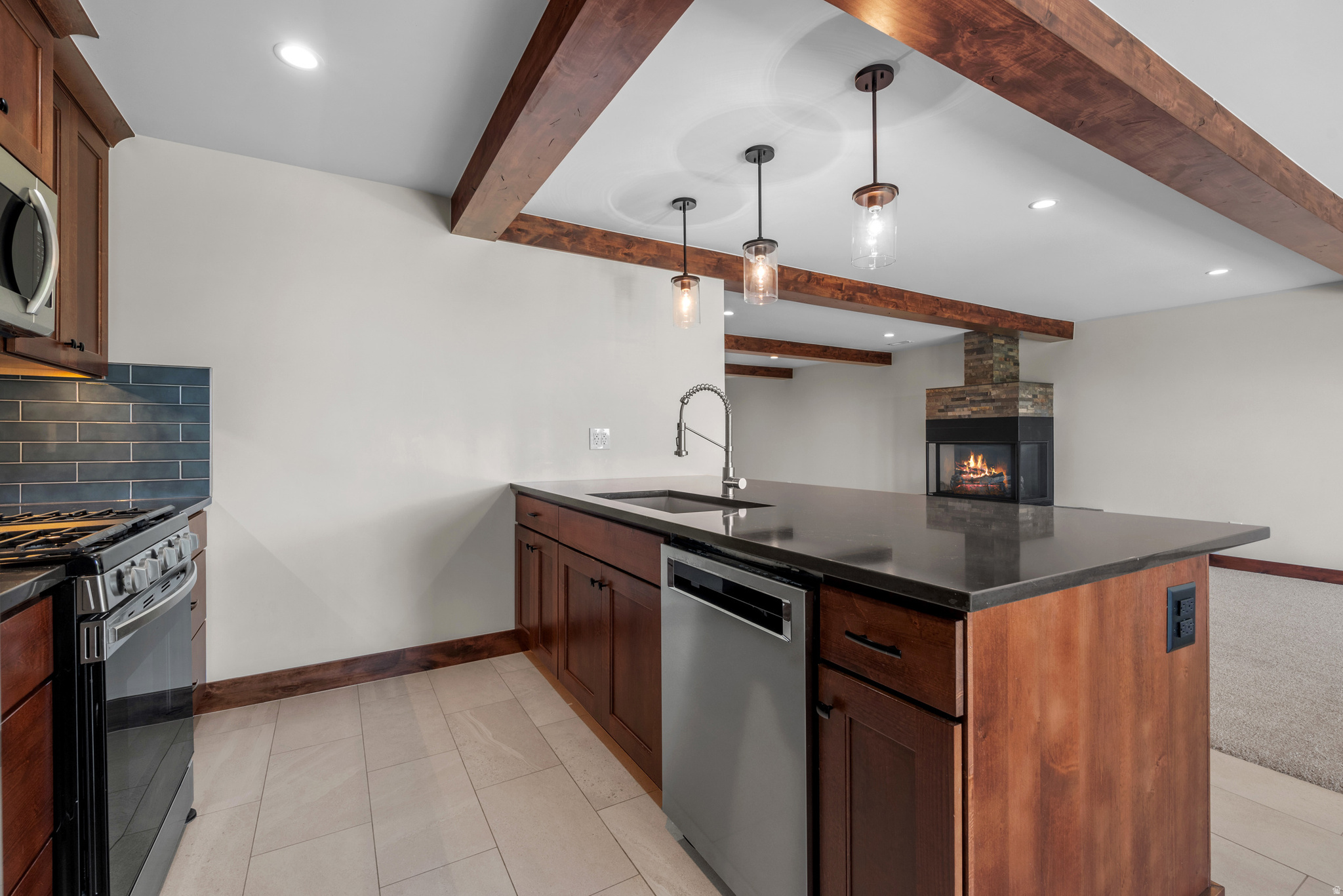 ALPINE COVE - Residential