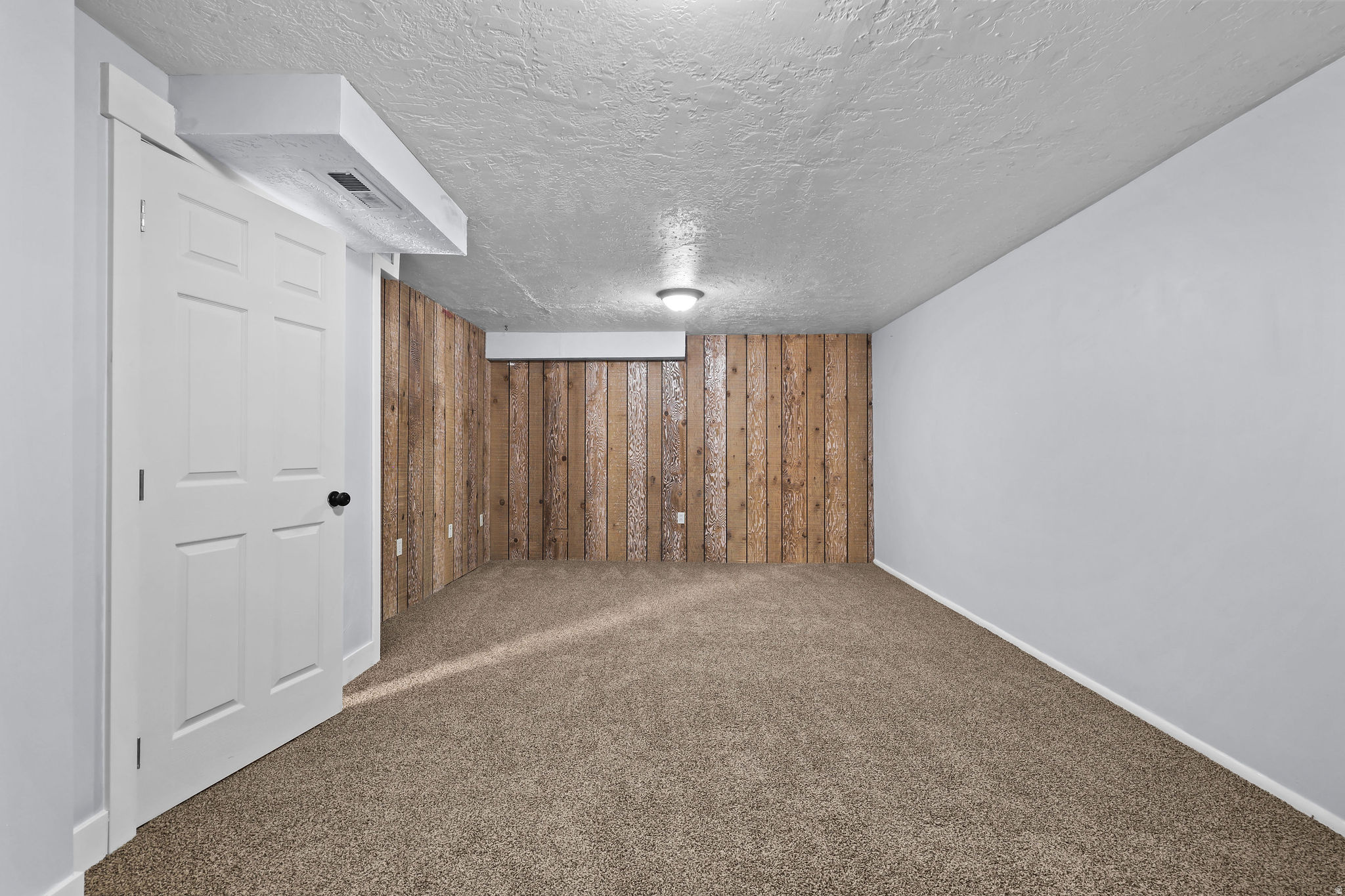 MOUNTAIN ROAD ESTATE - Residential