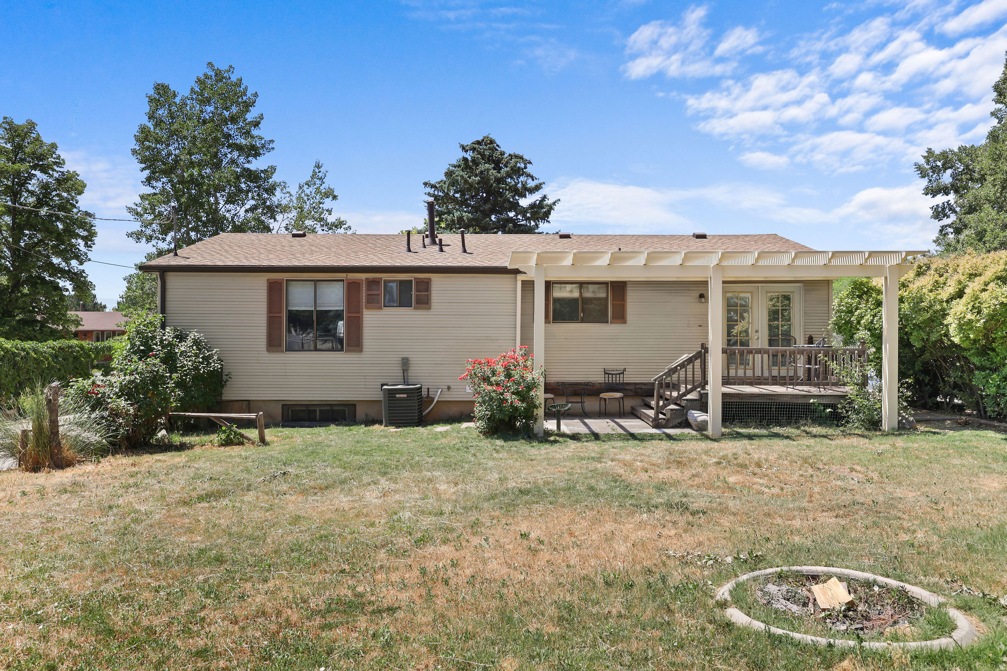 MOUNTAIN ROAD ESTATE - Residential