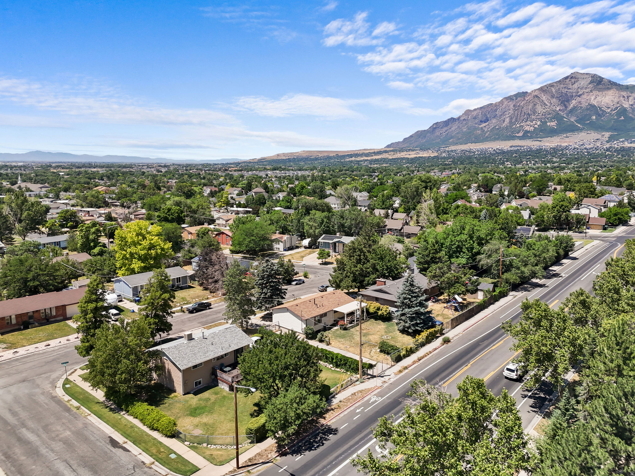 MOUNTAIN ROAD ESTATE - Residential