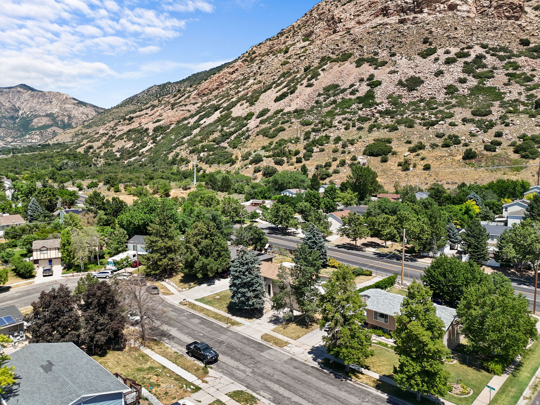 MOUNTAIN ROAD ESTATE - Residential
