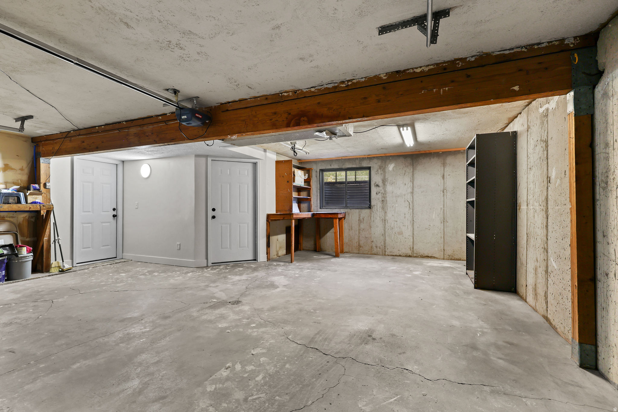 MOUNTAIN ROAD ESTATE - Residential