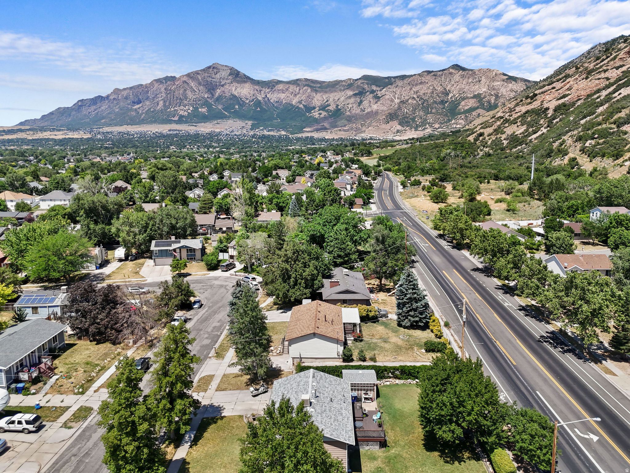 MOUNTAIN ROAD ESTATE - Residential