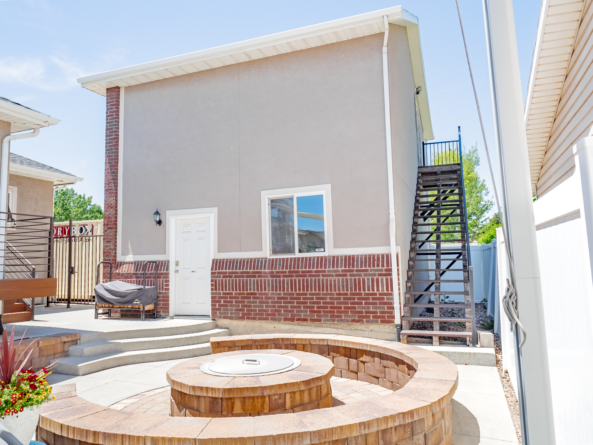 SOUTH MEADOWS - Residential