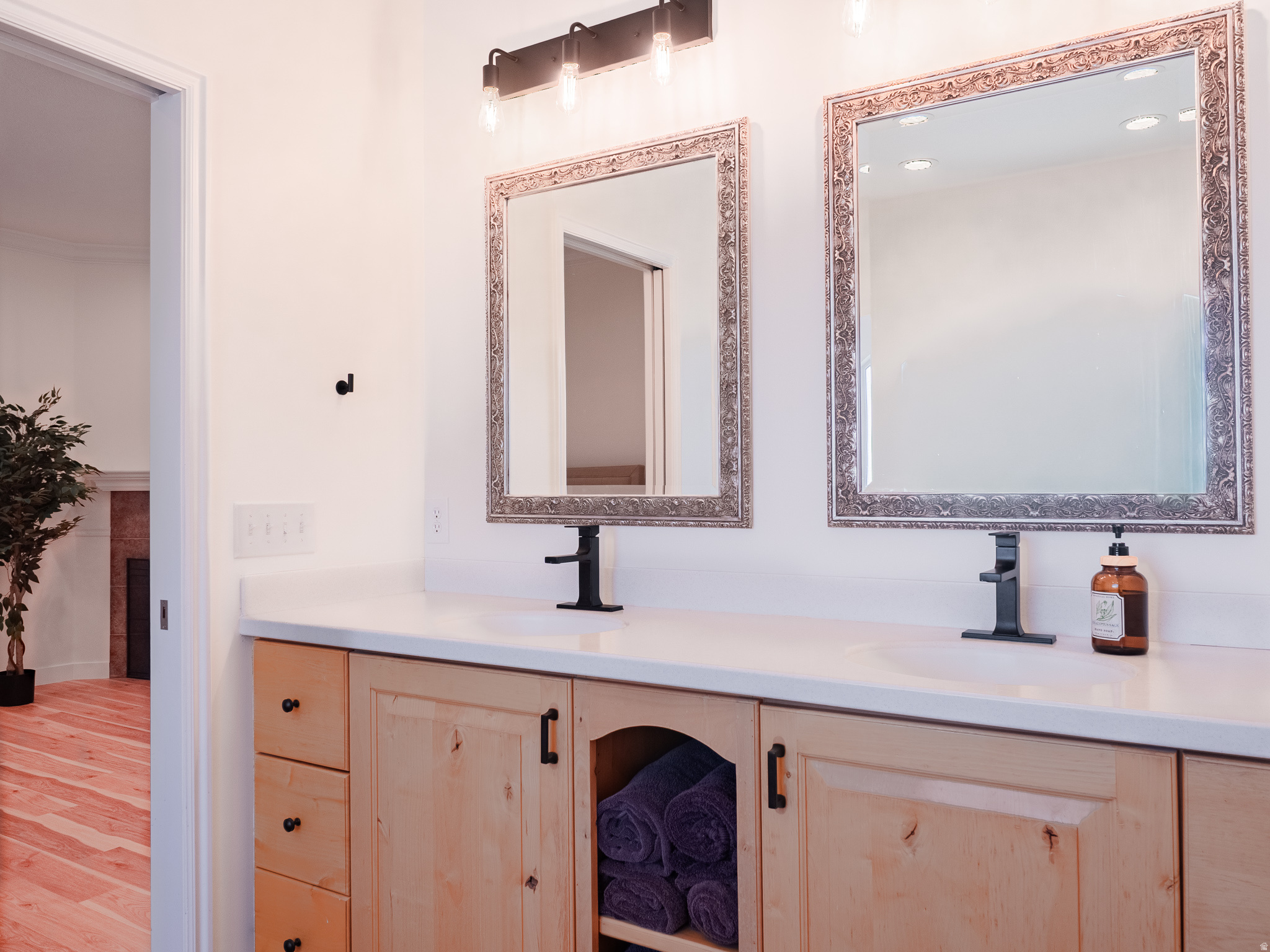 SOUTH MEADOWS - Residential