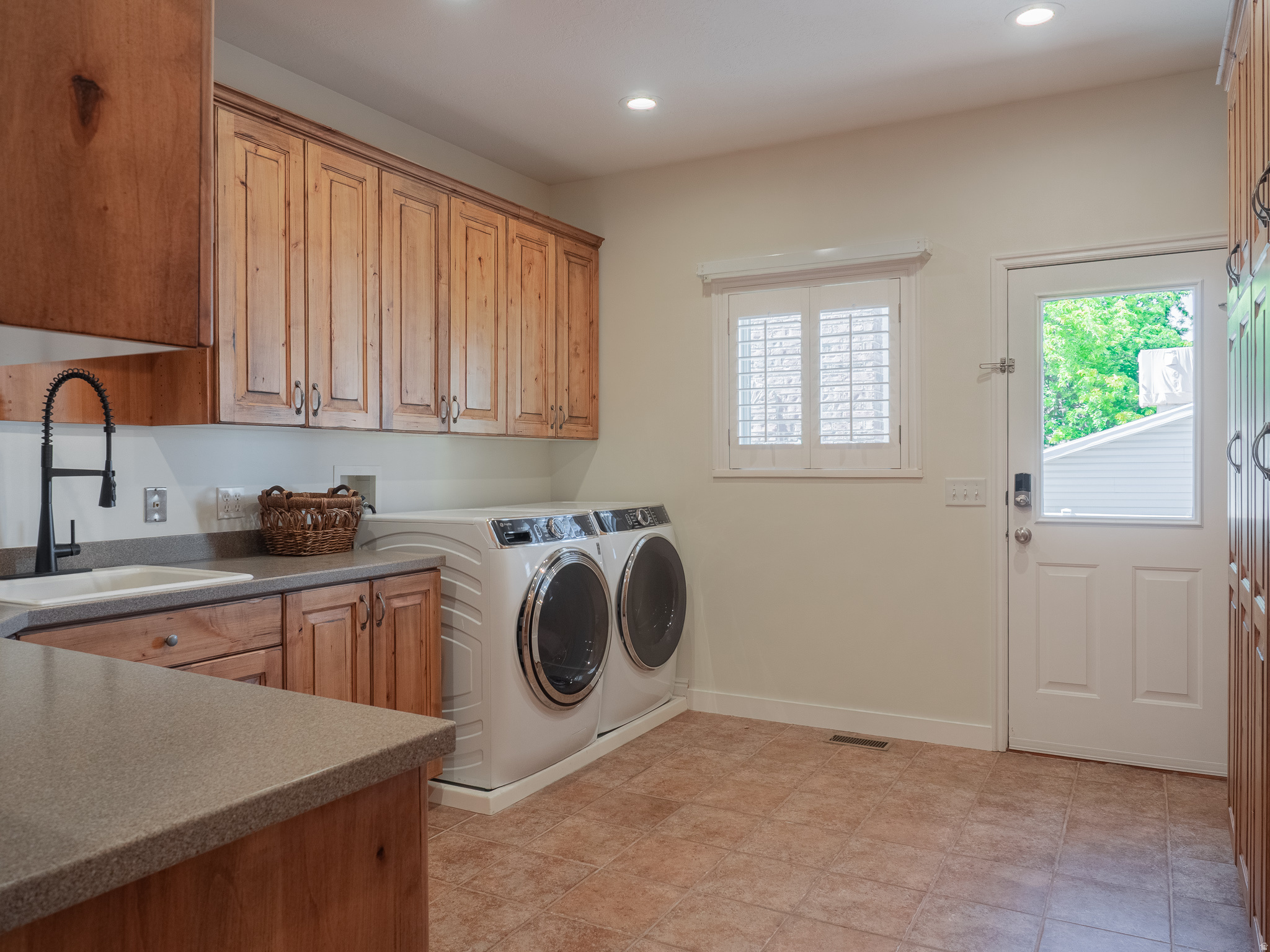 SOUTH MEADOWS - Residential