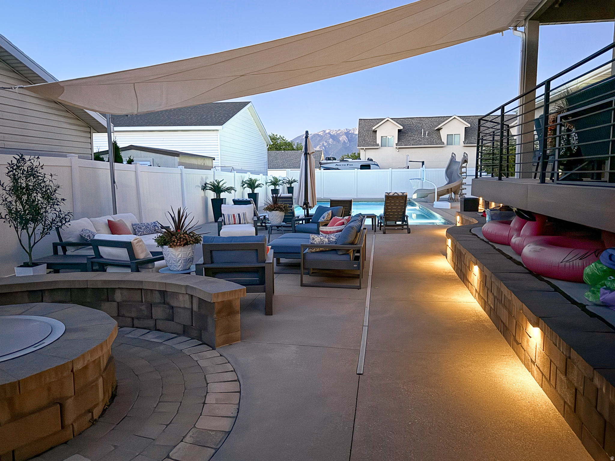 SOUTH MEADOWS - Residential