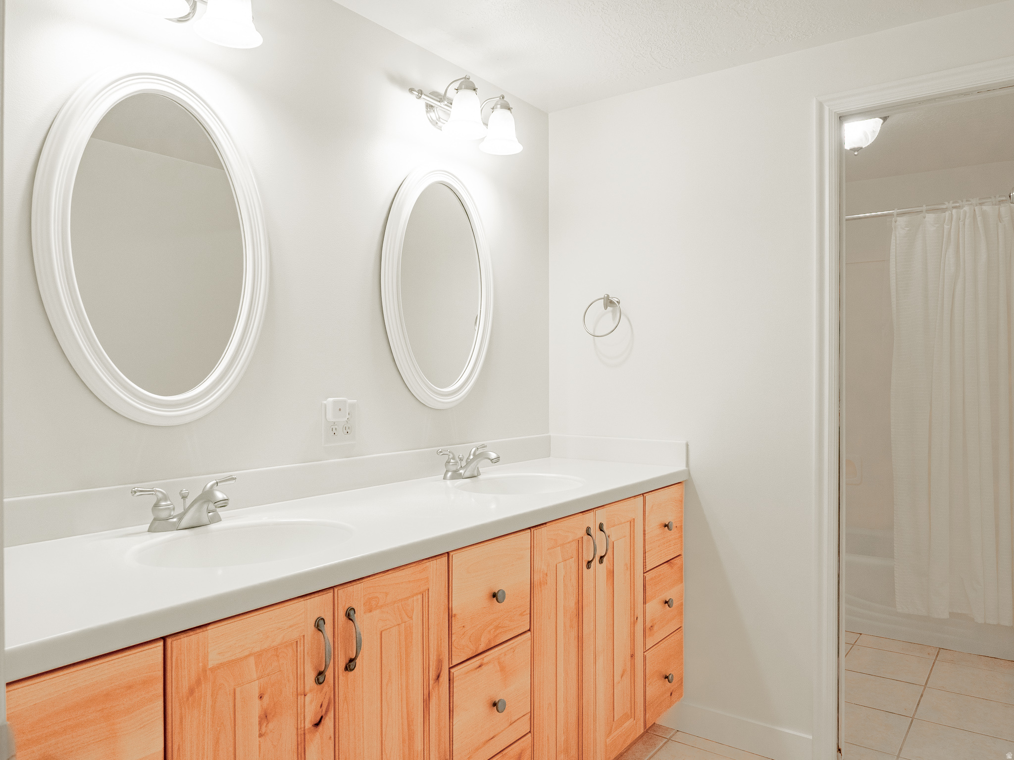 SOUTH MEADOWS - Residential