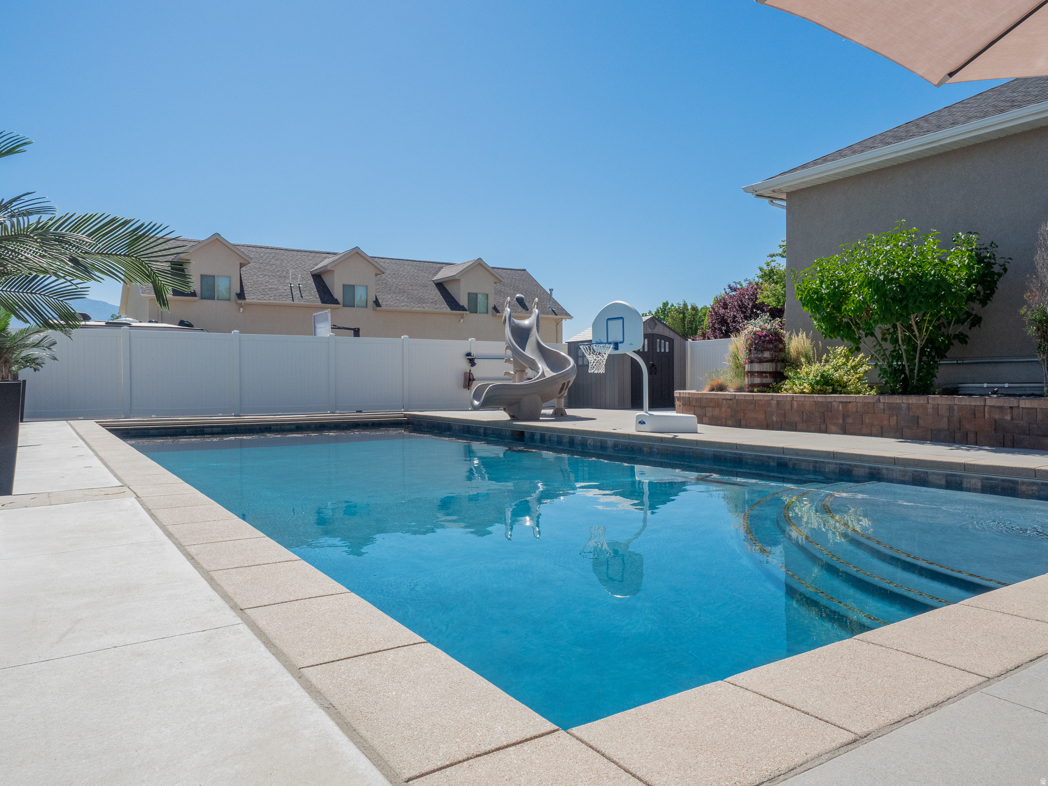 SOUTH MEADOWS - Residential