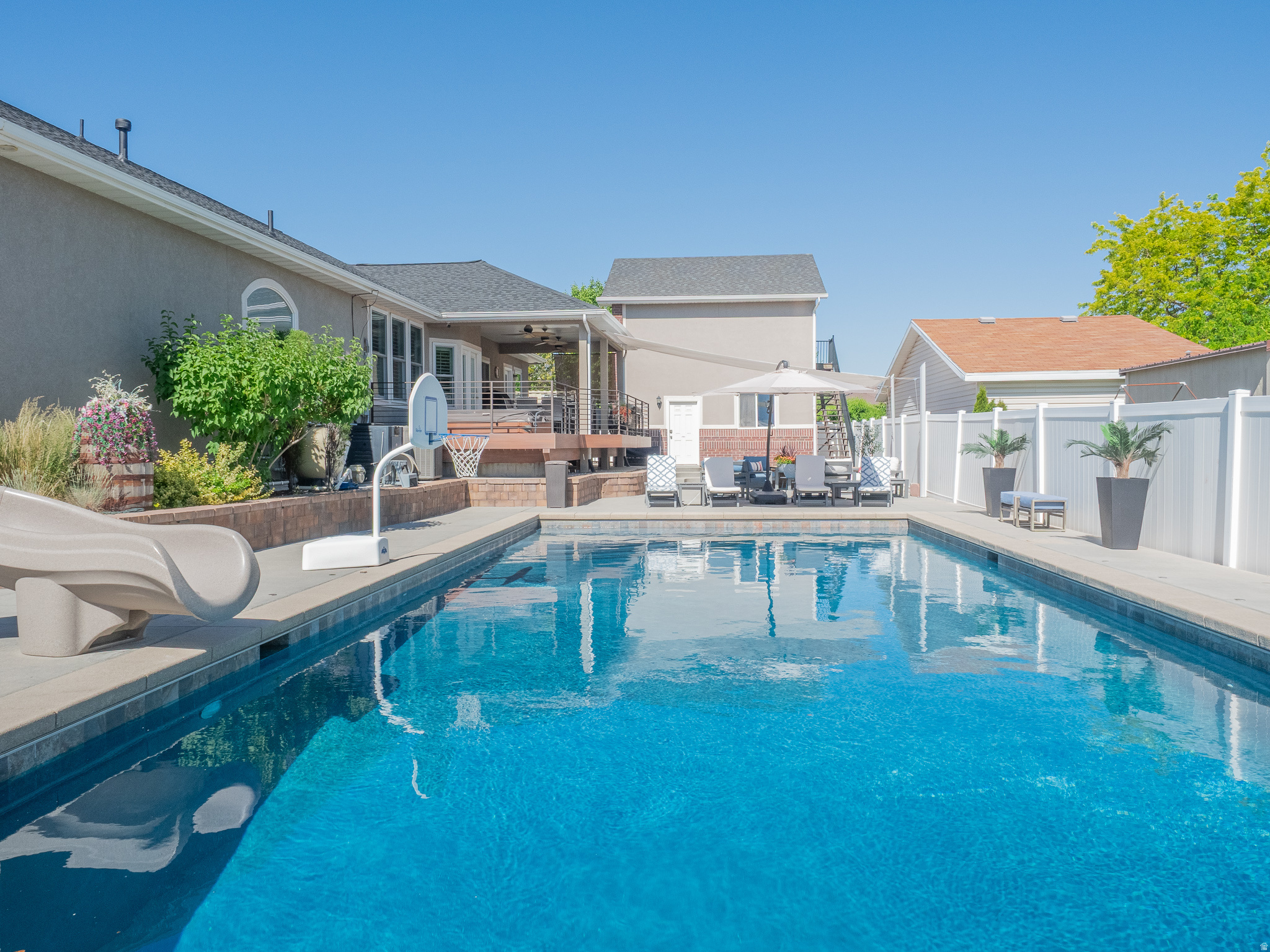 SOUTH MEADOWS - Residential