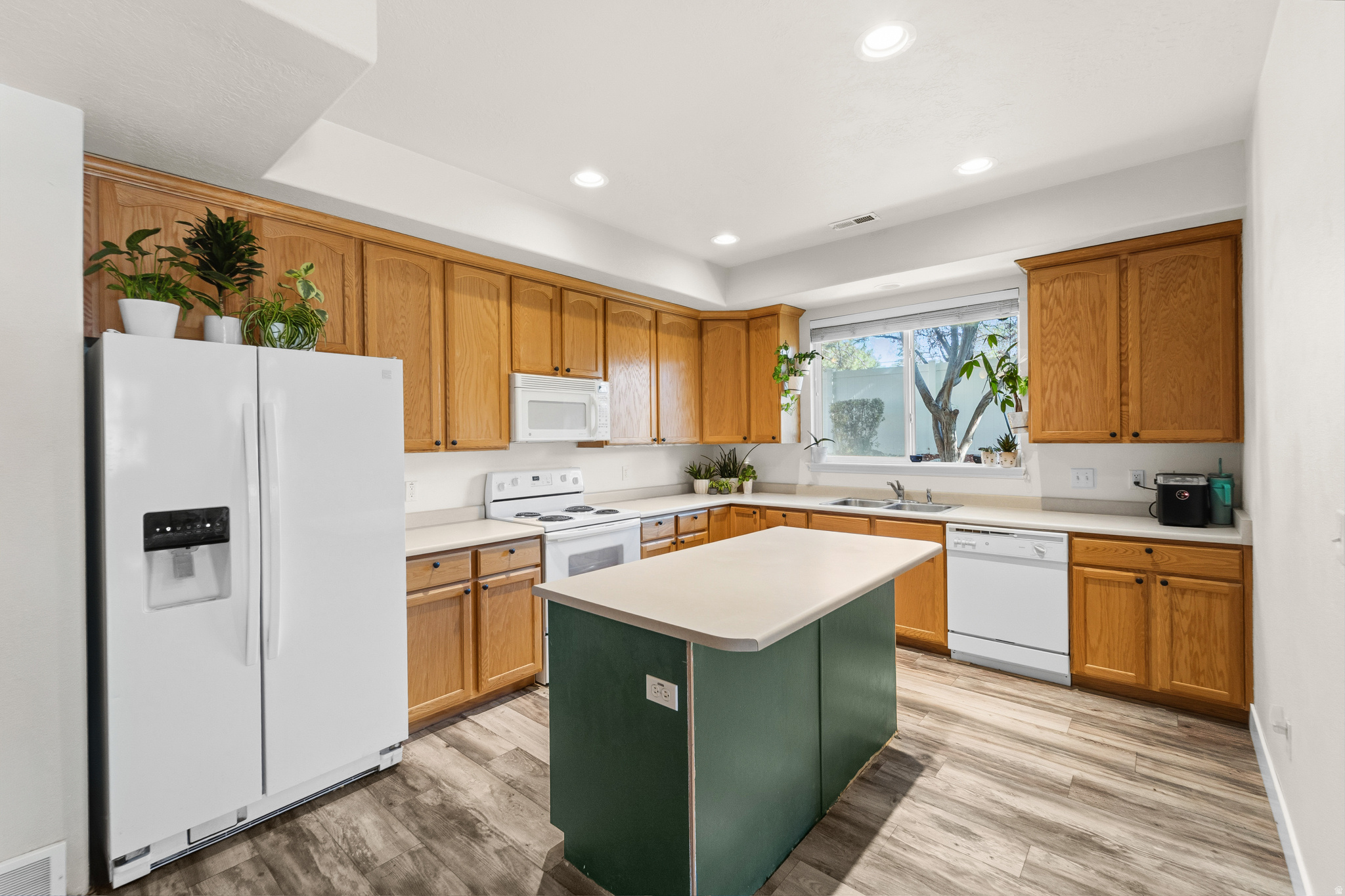 TOWNS AT HUNTER VILLAGE - Residential