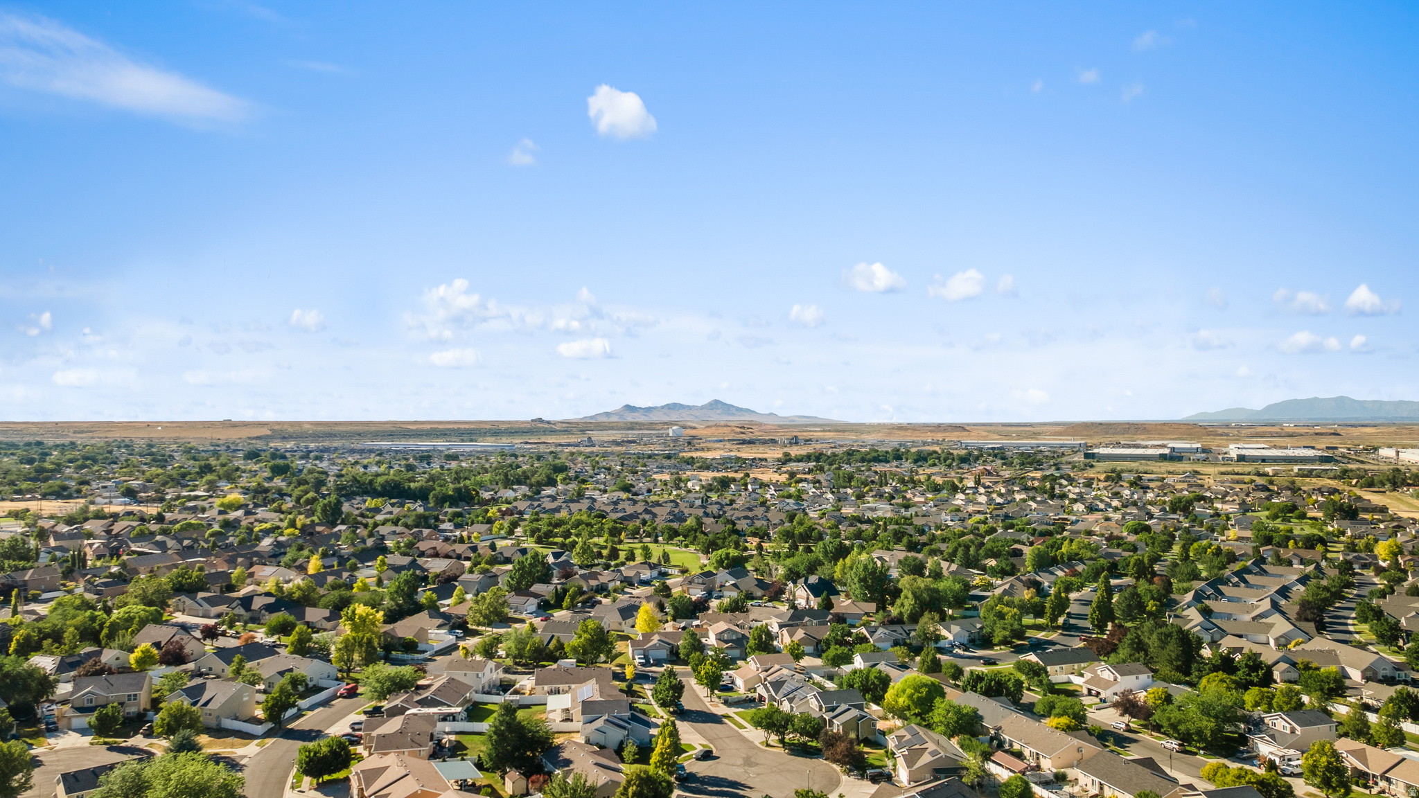 TOWNS AT HUNTER VILLAGE - Residential