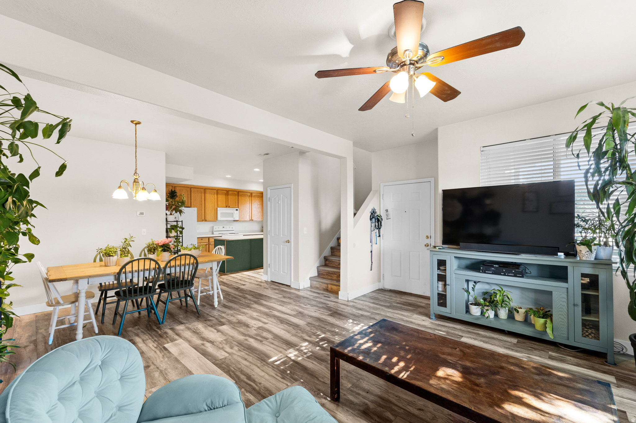 TOWNS AT HUNTER VILLAGE - Residential