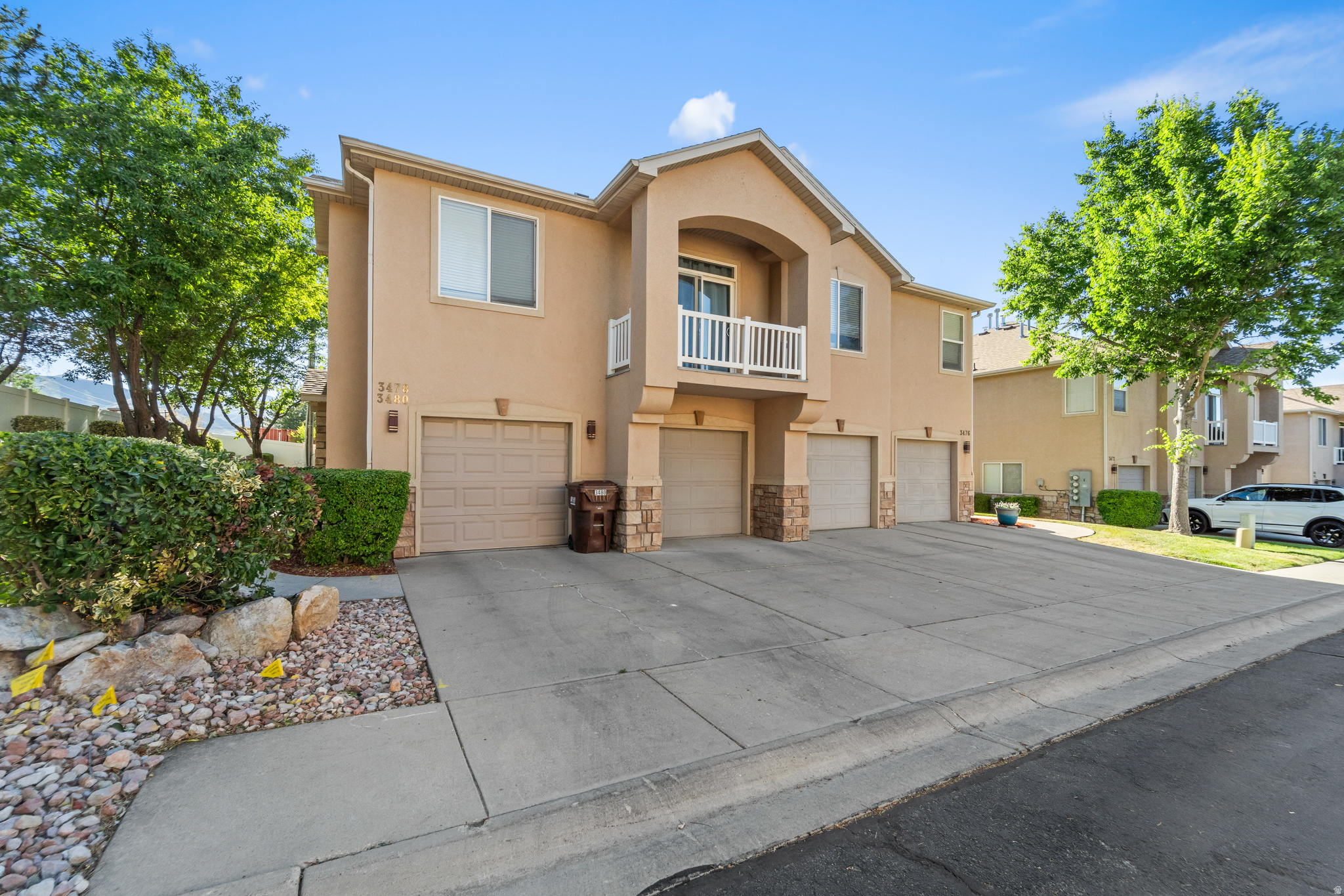 TOWNS AT HUNTER VILLAGE - Residential