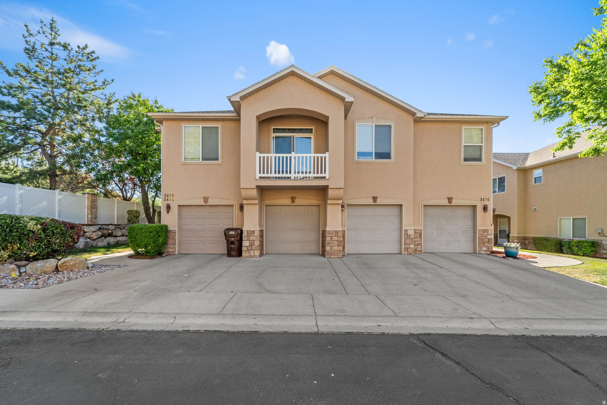 TOWNS AT HUNTER VILLAGE - Residential