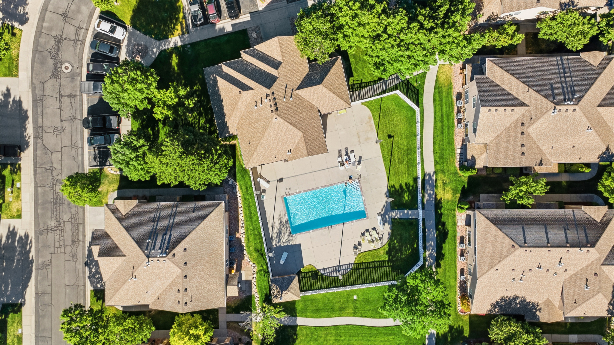 TOWNS AT HUNTER VILLAGE - Residential