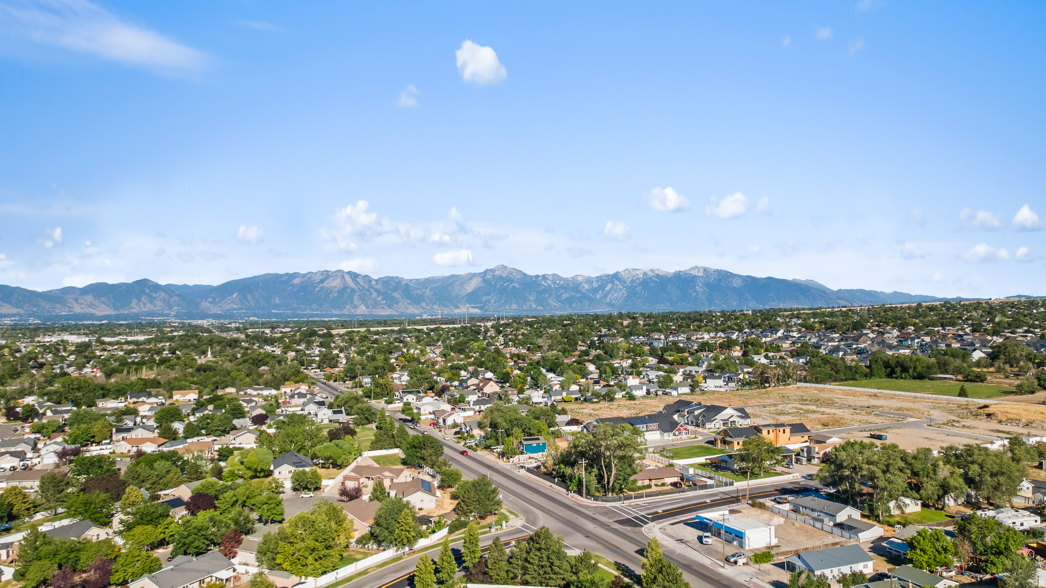 TOWNS AT HUNTER VILLAGE - Residential