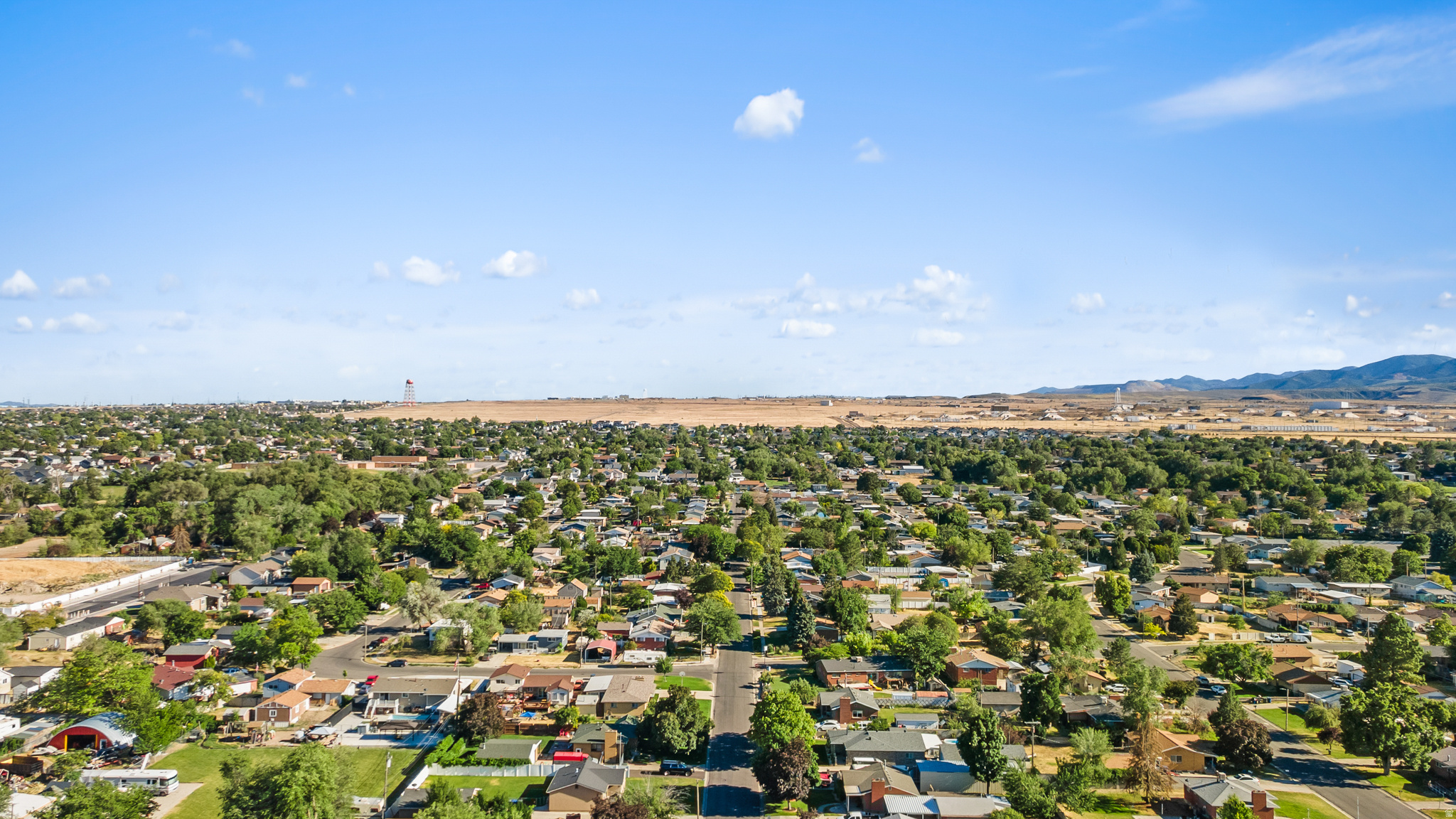 TOWNS AT HUNTER VILLAGE - Residential