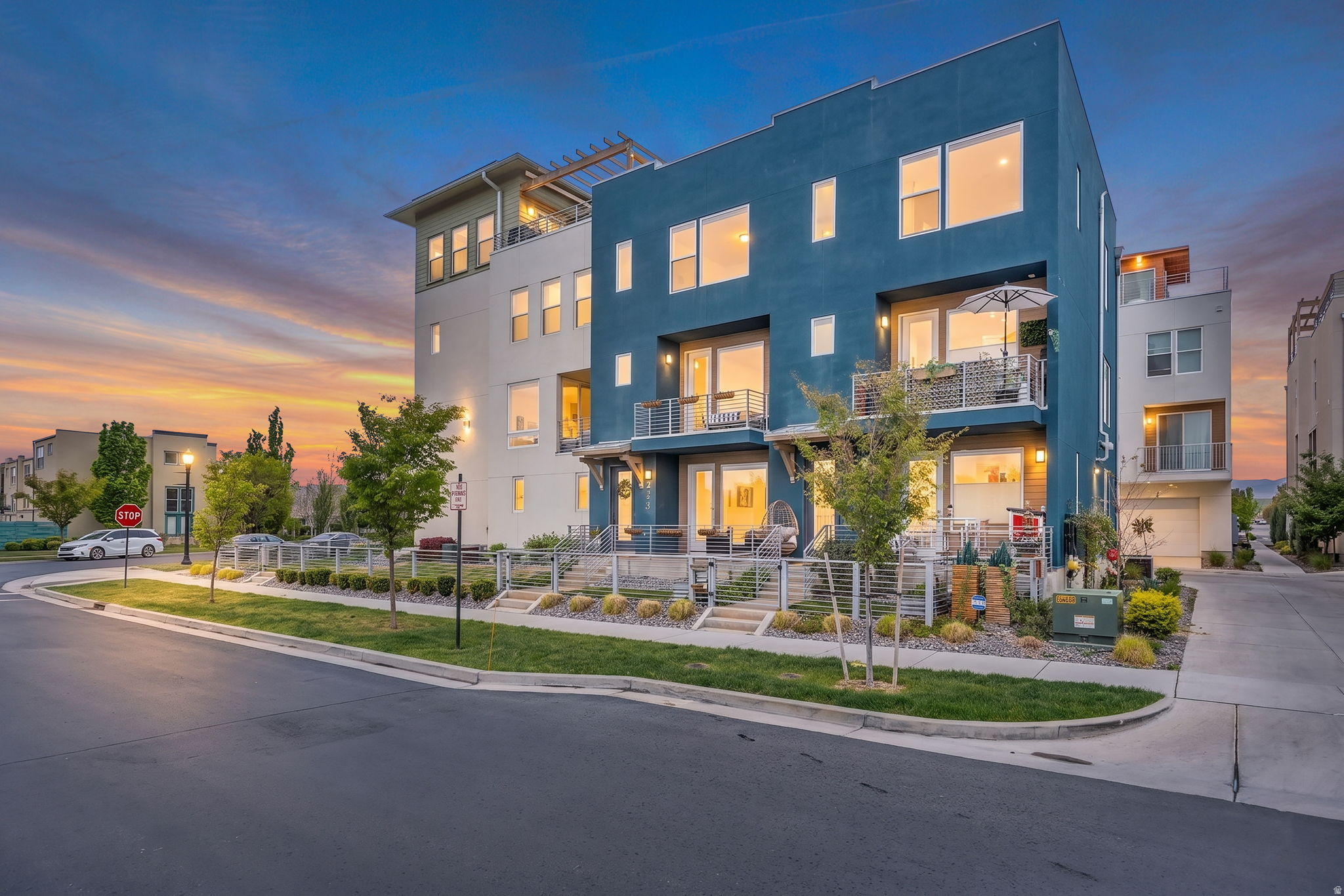 DAYBREAK - Residential