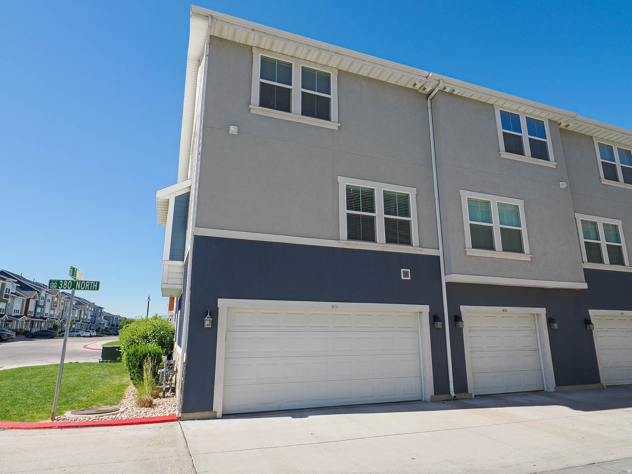 EDGE WATER - Residential