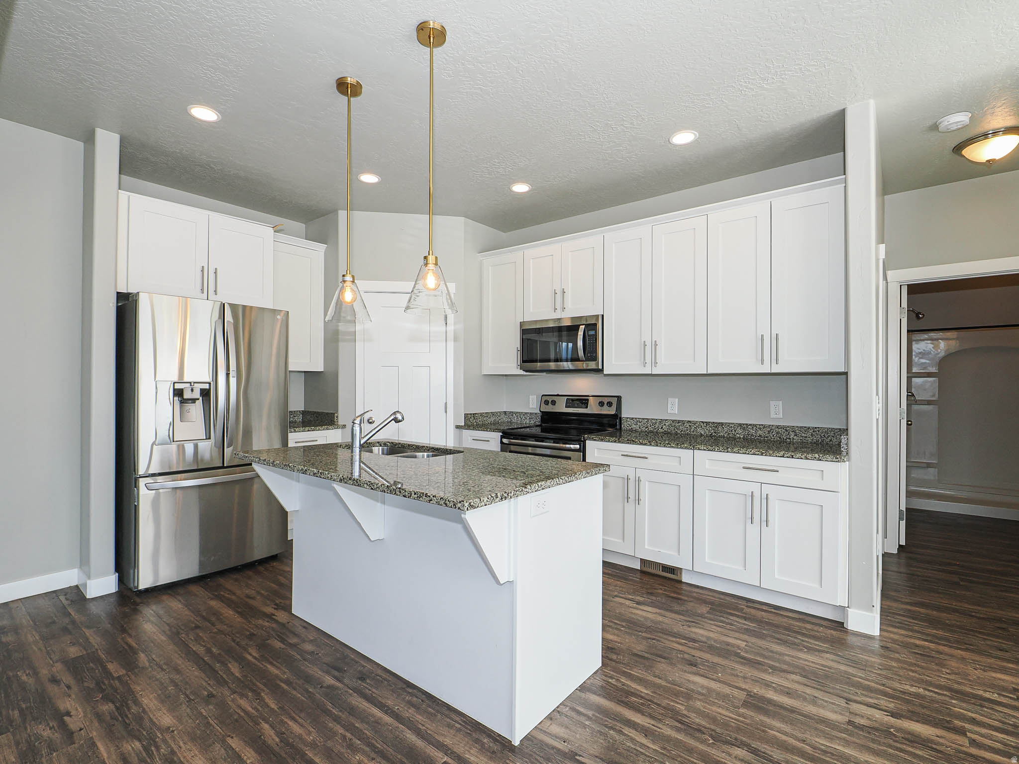EDGE WATER - Residential