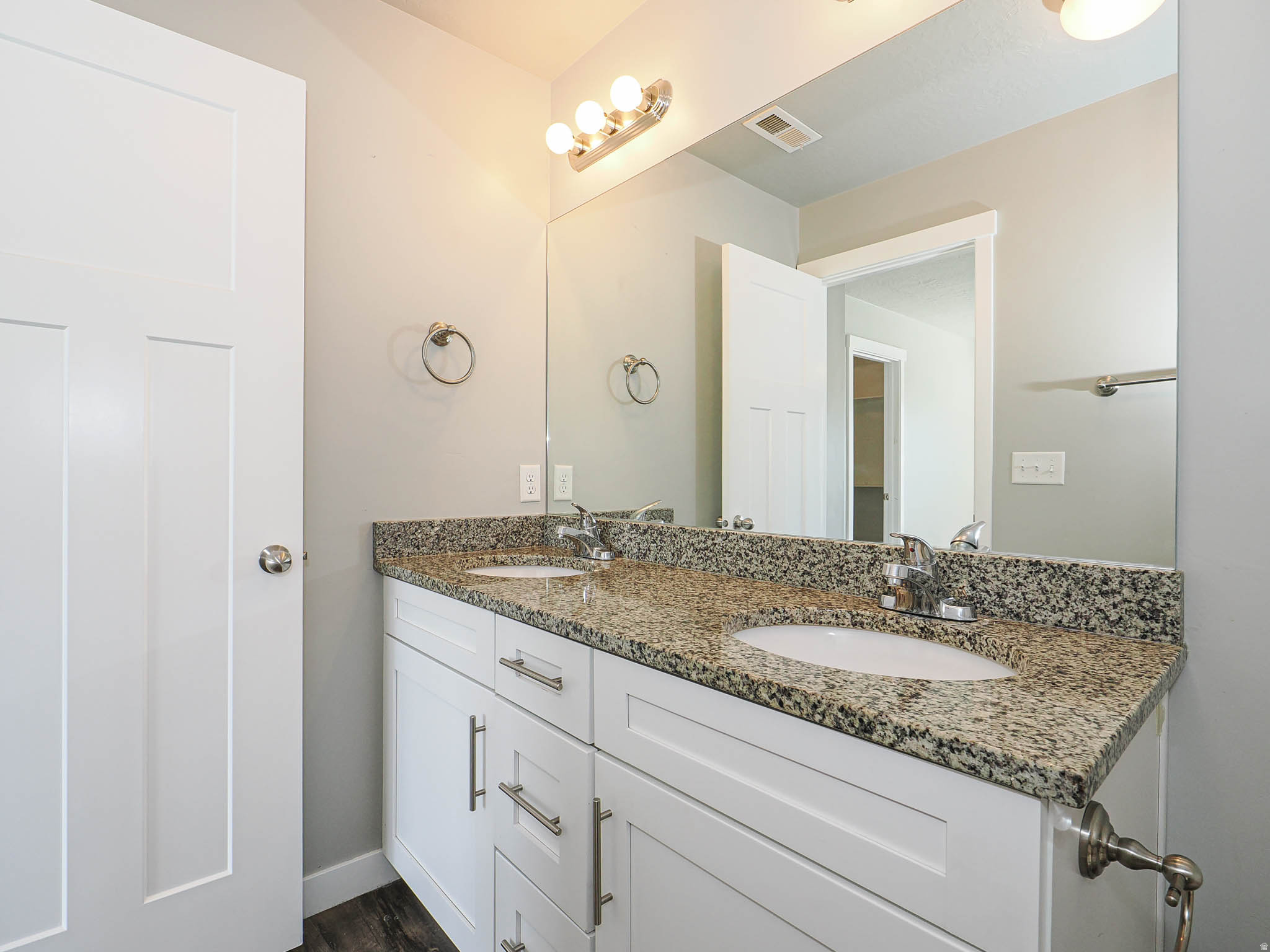 EDGE WATER - Residential