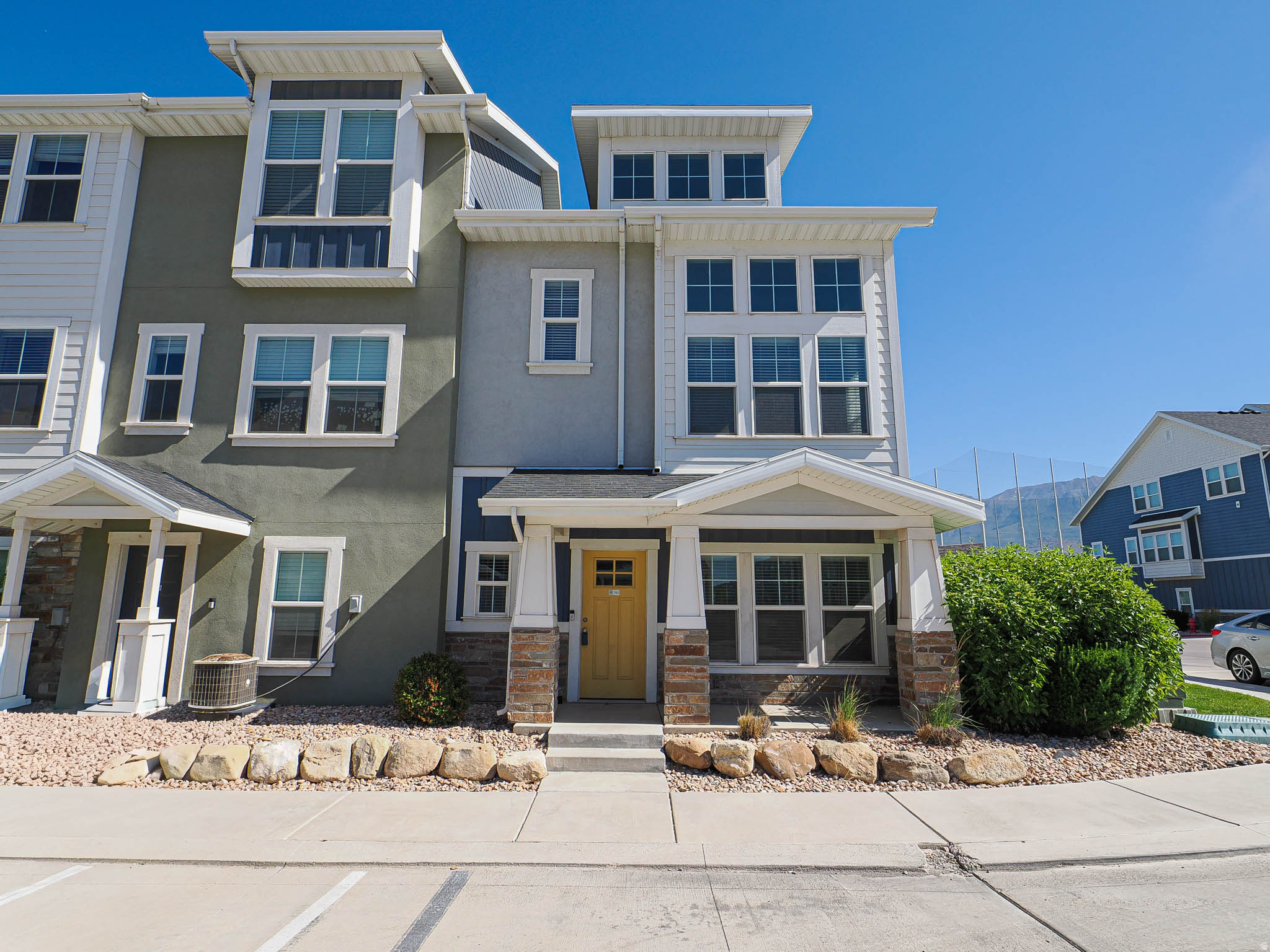 EDGE WATER - Residential