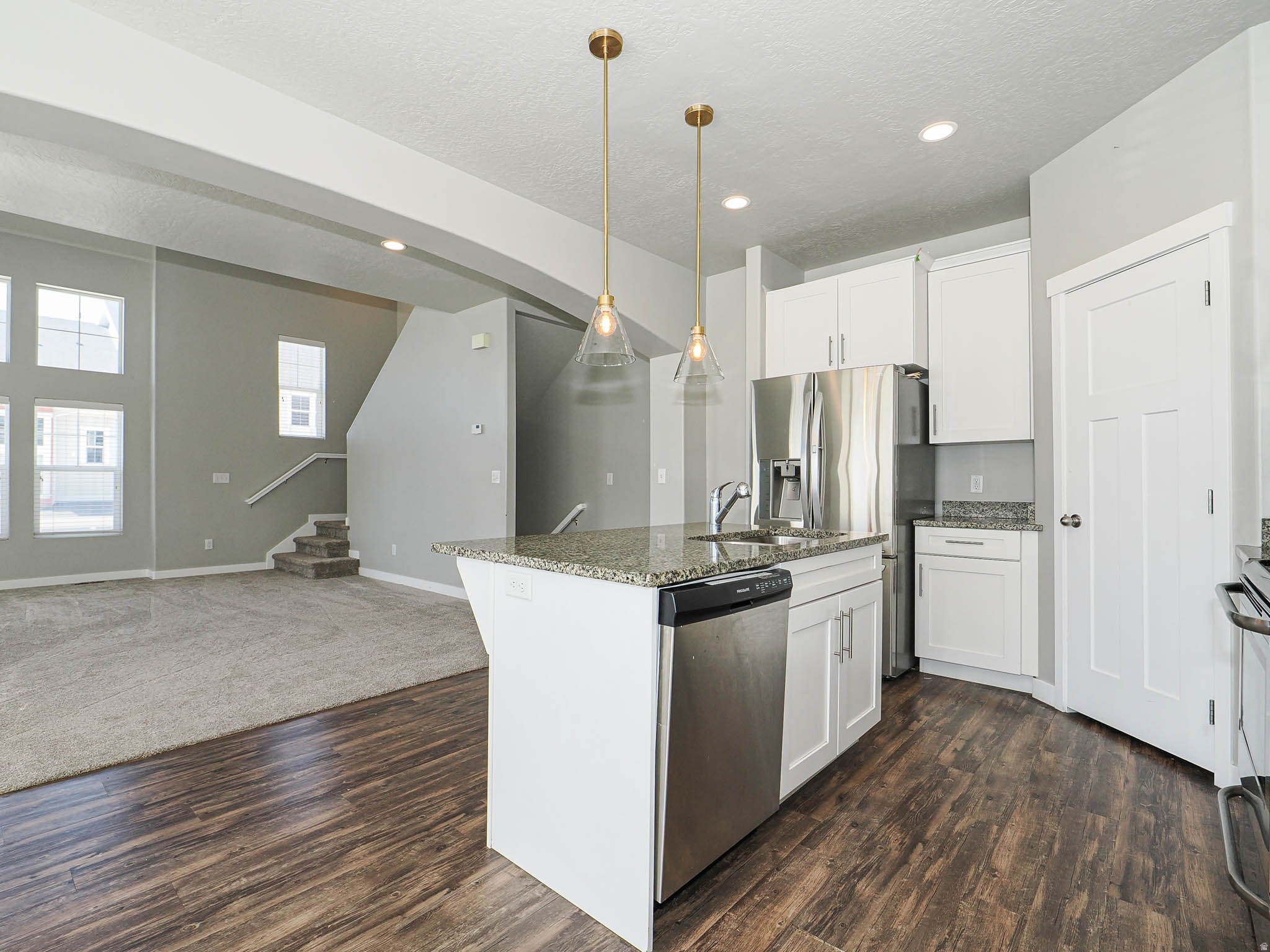 EDGE WATER - Residential