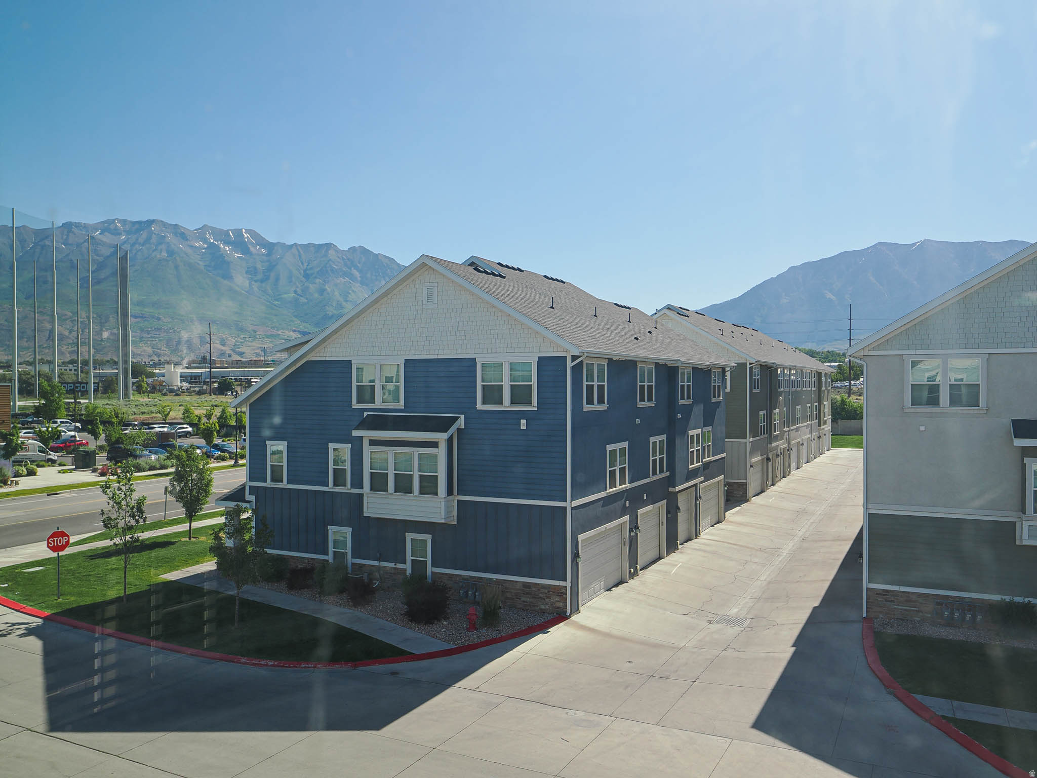 EDGE WATER - Residential