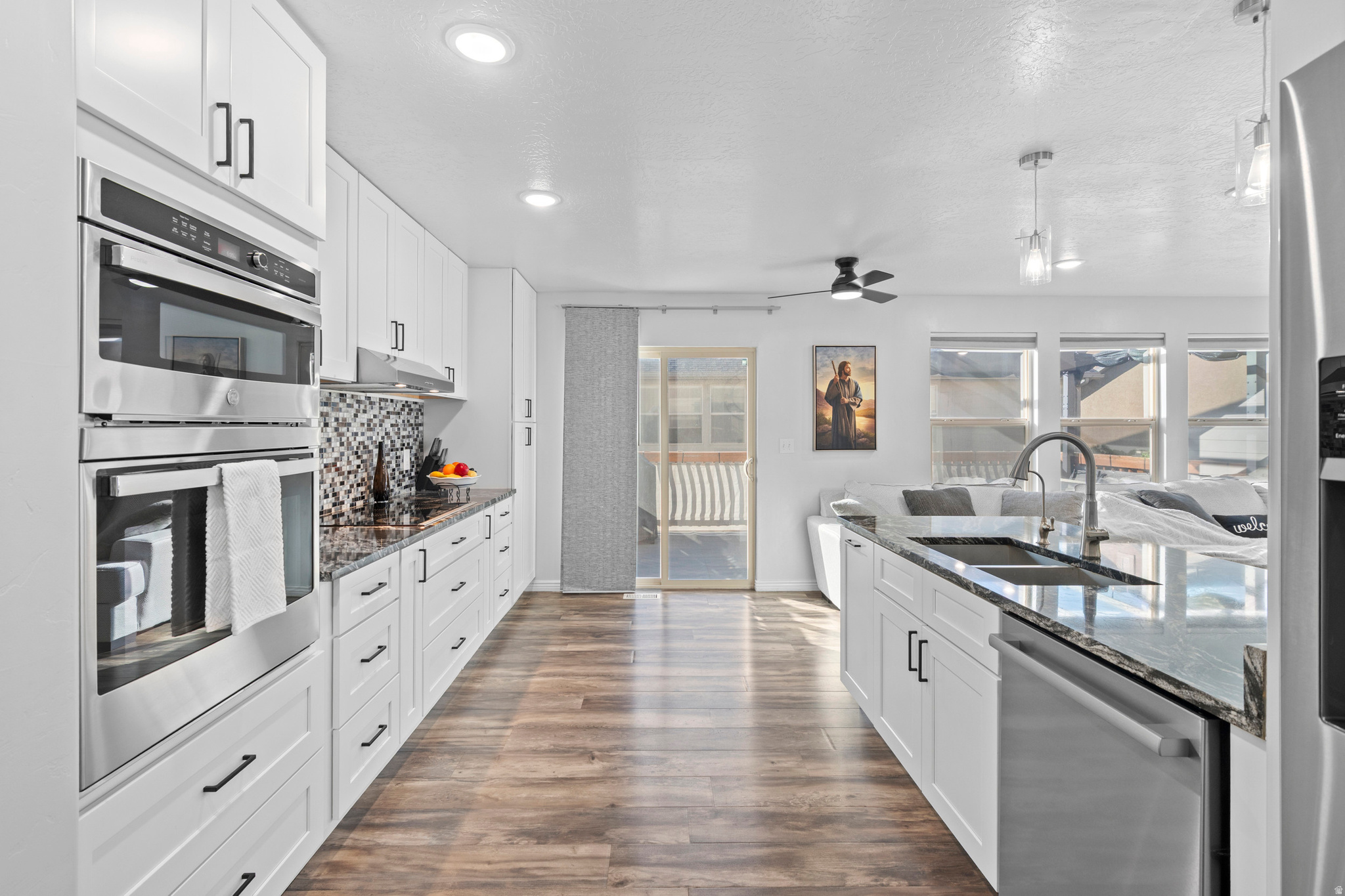 WHISPERING WILLOW - Residential