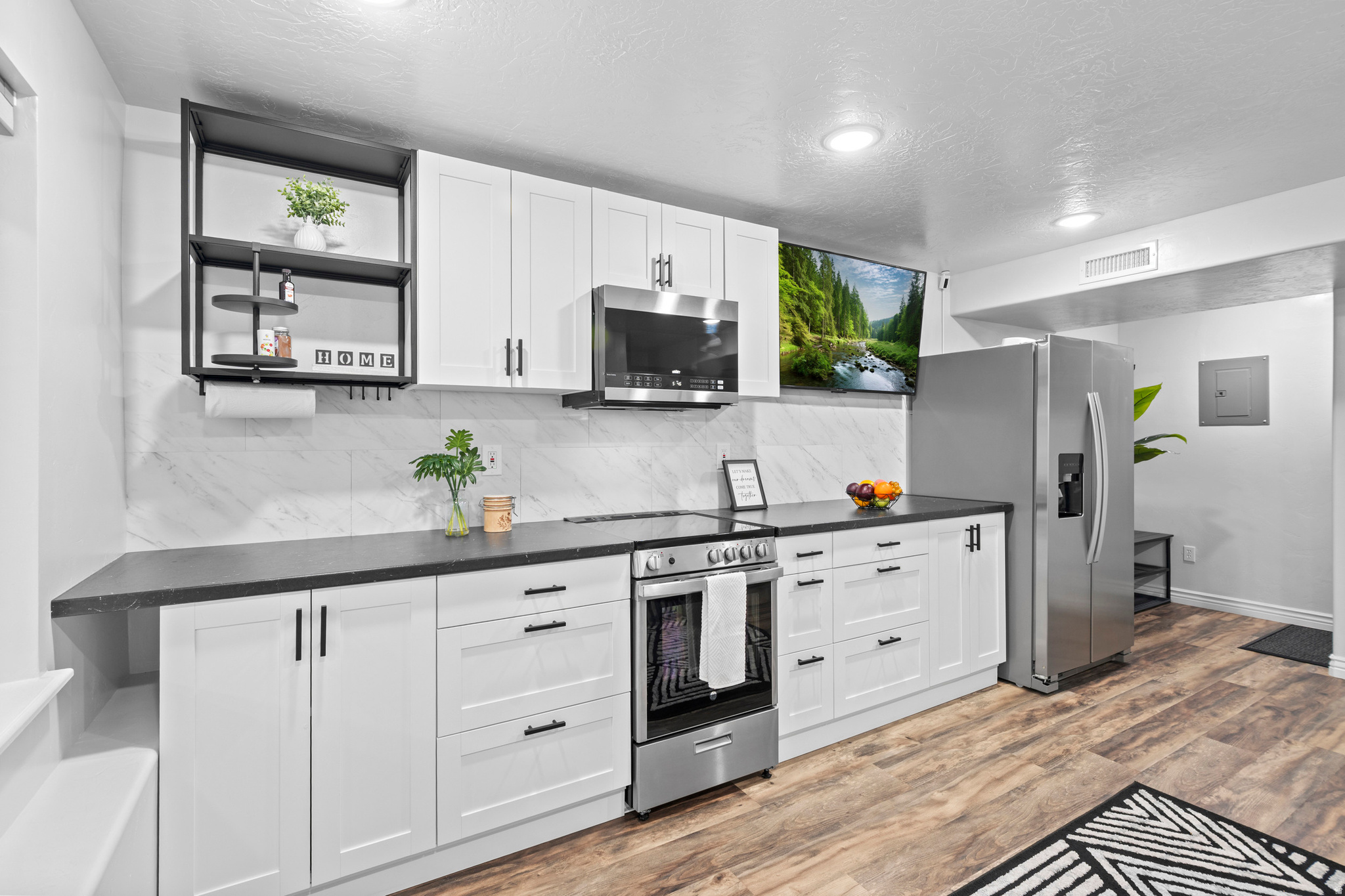 WHISPERING WILLOW - Residential