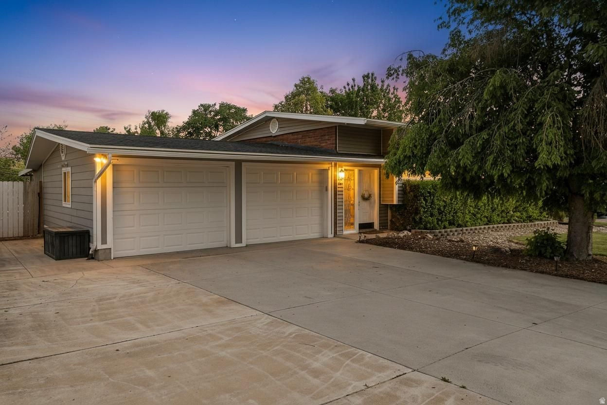 KING CLARION HILLS - Residential