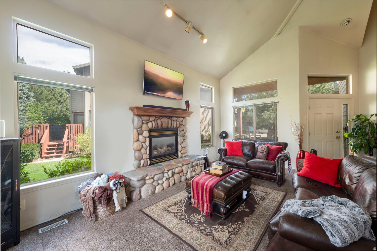 HILLCREST ESTATES - Residential