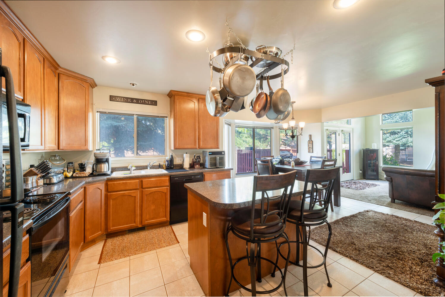 HILLCREST ESTATES - Residential
