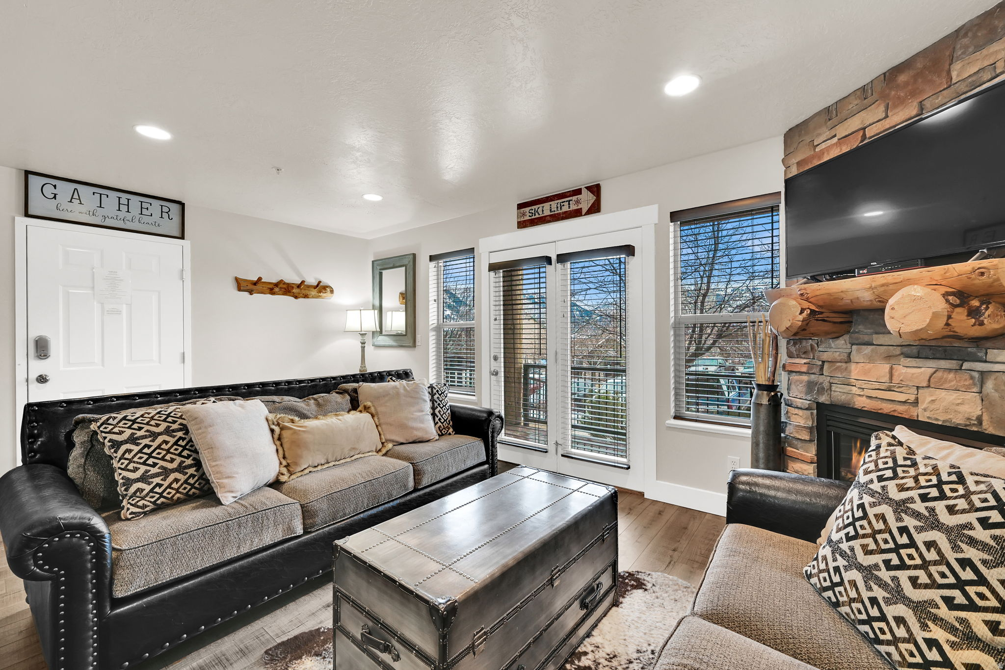 MOOSE HOLLOW - Residential