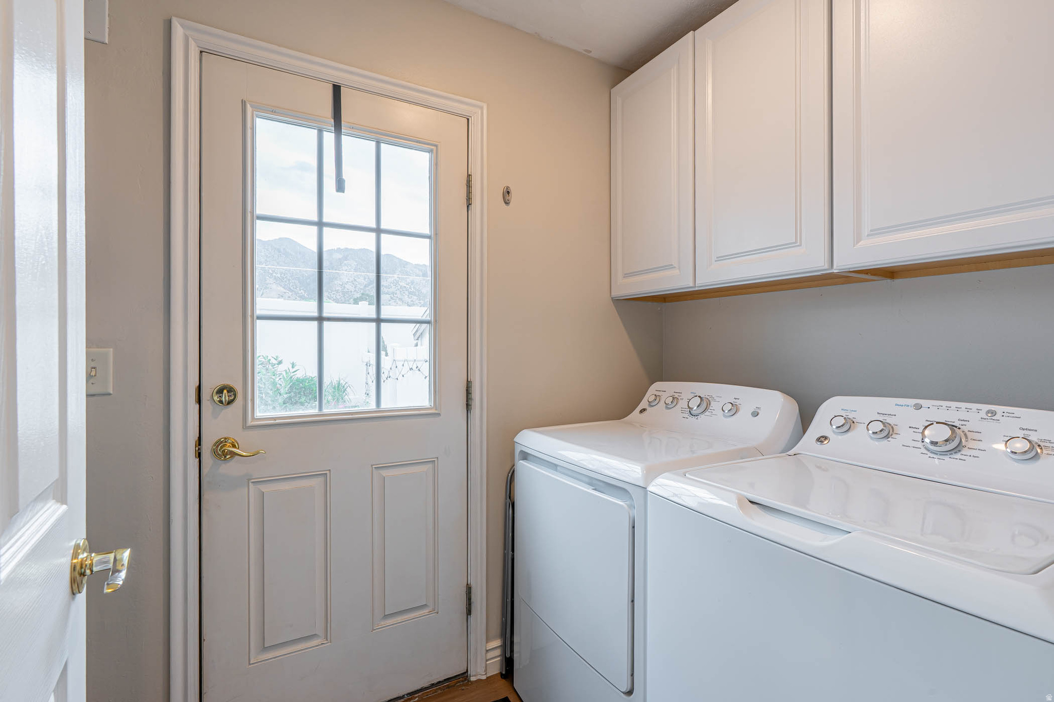 CREEKSIDE TOWNHOMES - Residential