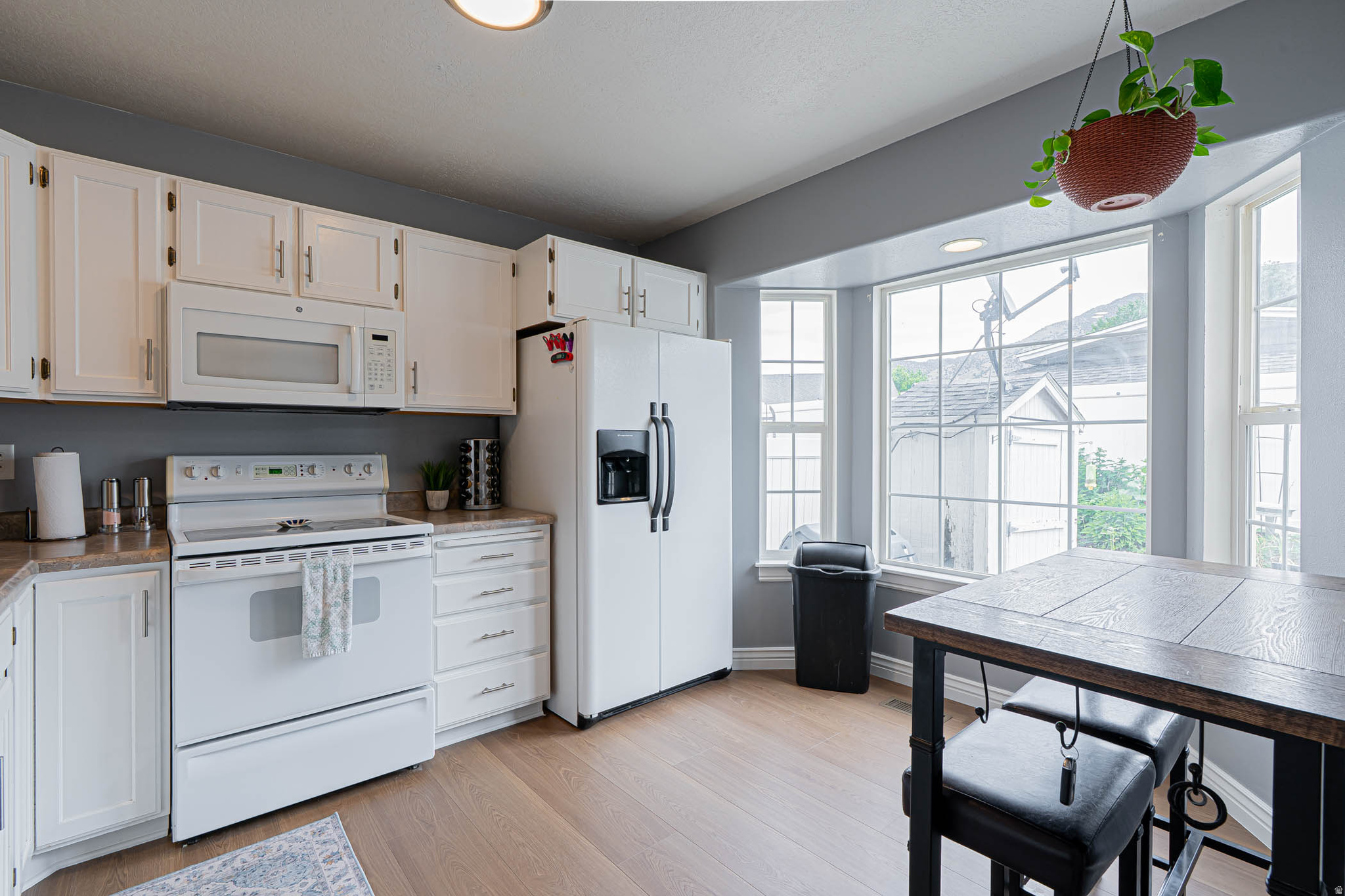 CREEKSIDE TOWNHOMES - Residential