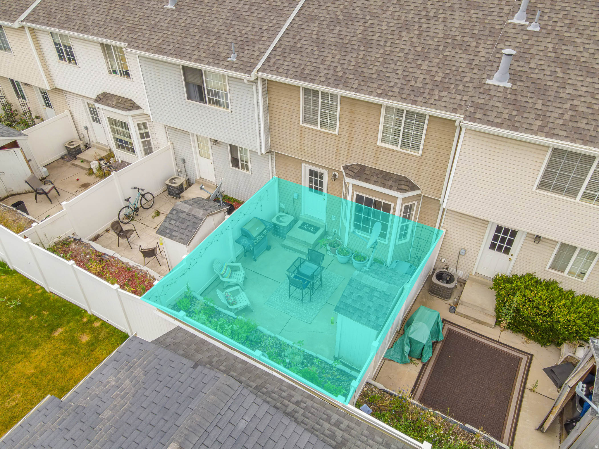 CREEKSIDE TOWNHOMES - Residential