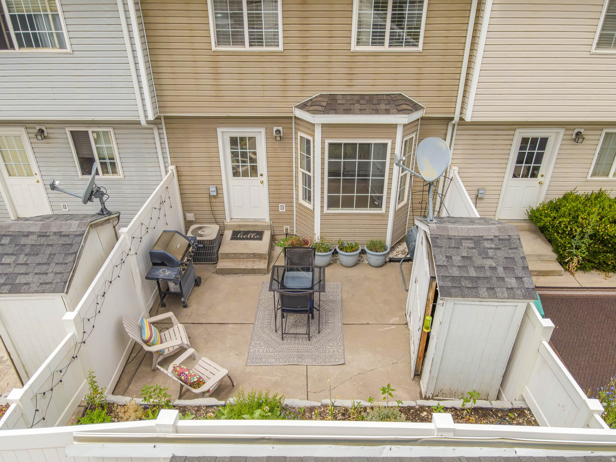 CREEKSIDE TOWNHOMES - Residential