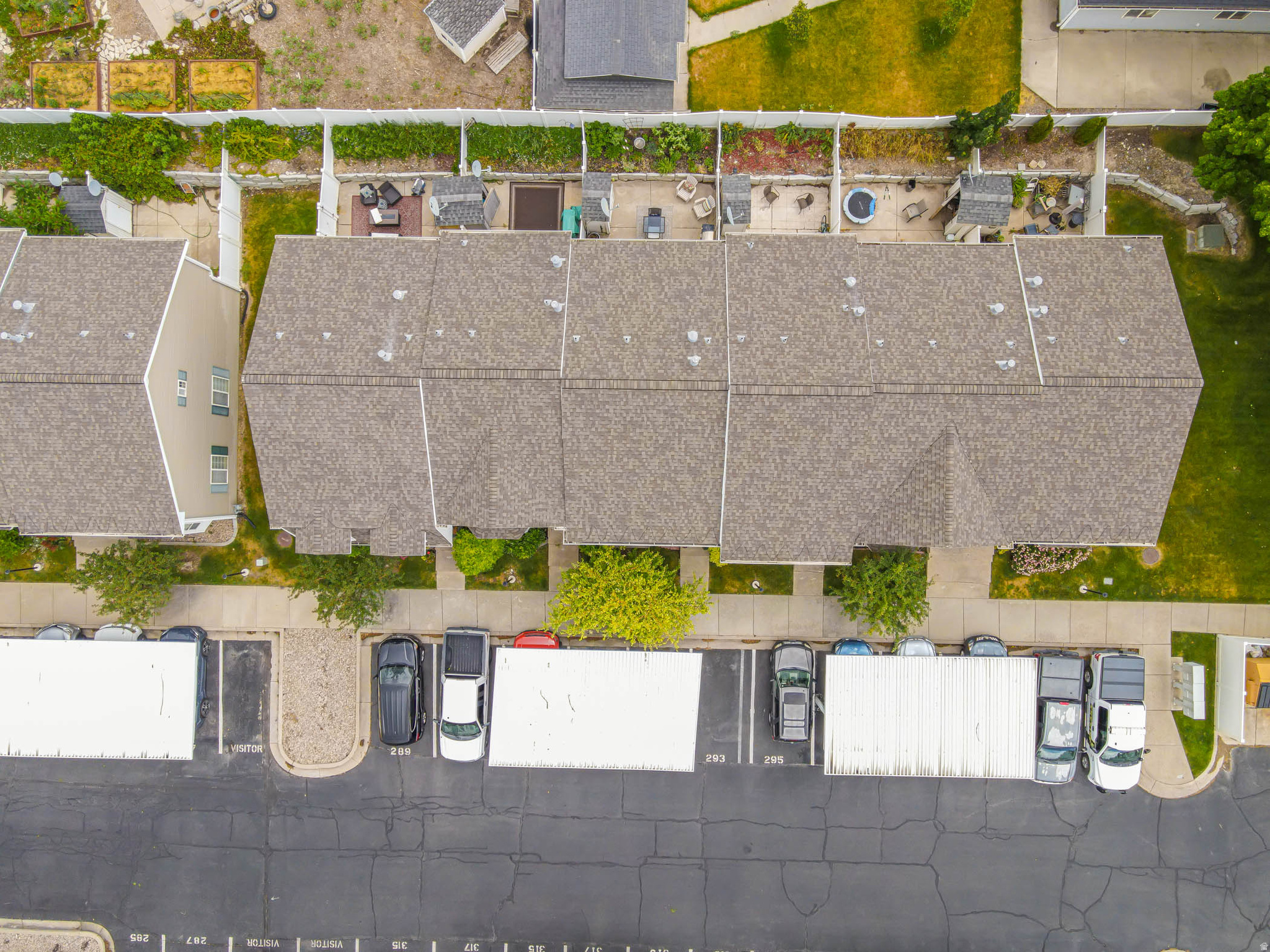 CREEKSIDE TOWNHOMES - Residential