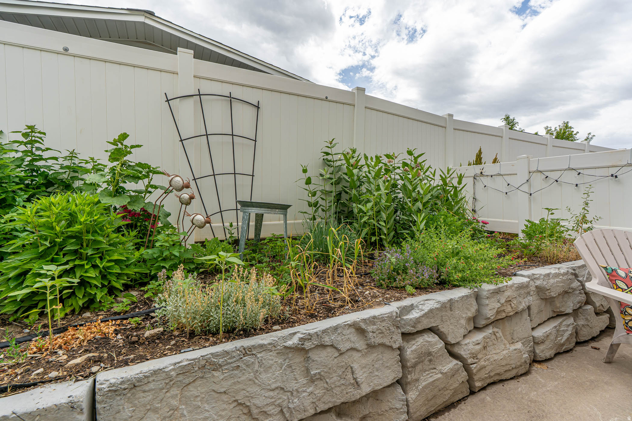 CREEKSIDE TOWNHOMES - Residential