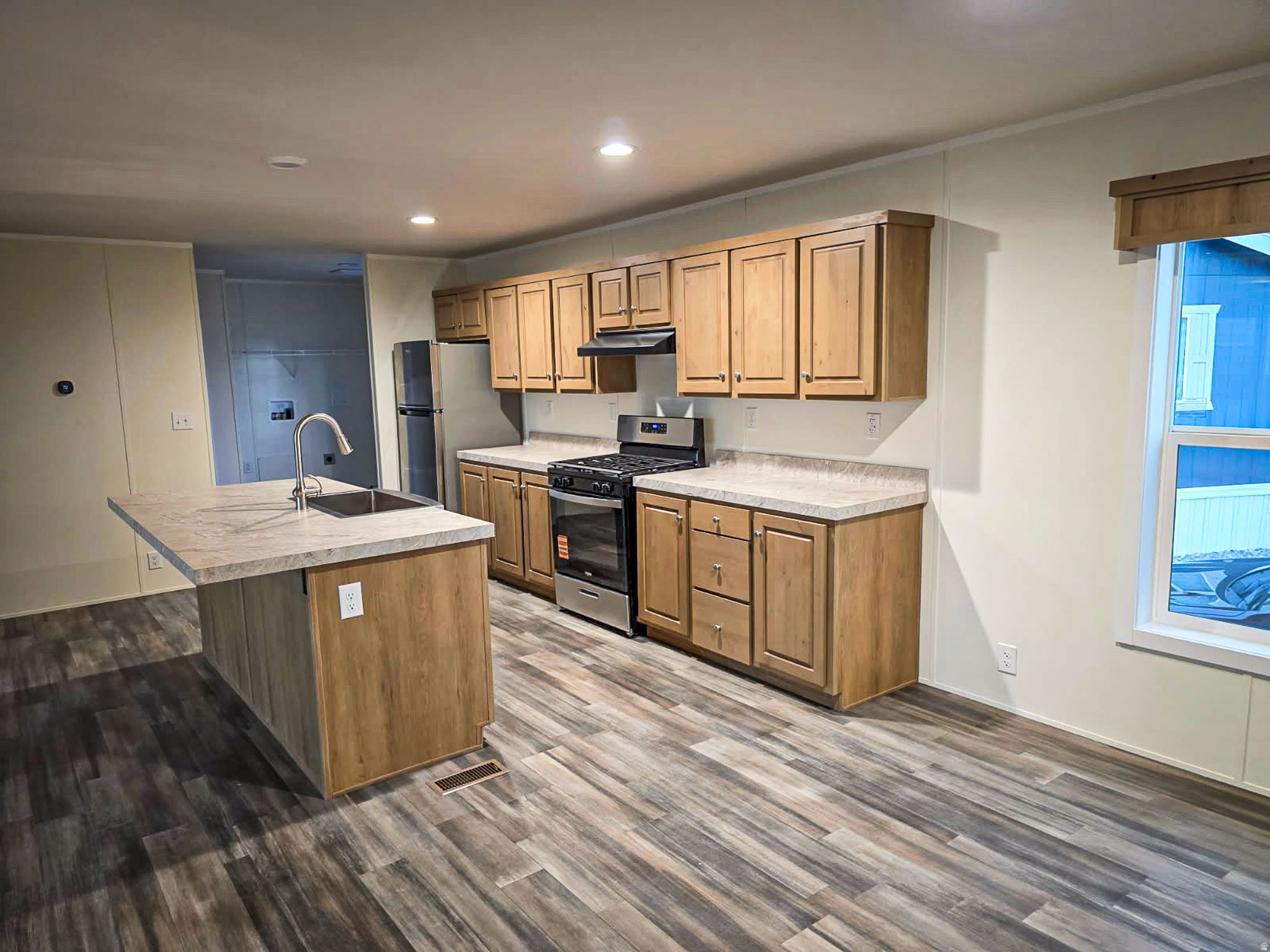 ROLLING HILLS ESTATES - Residential
